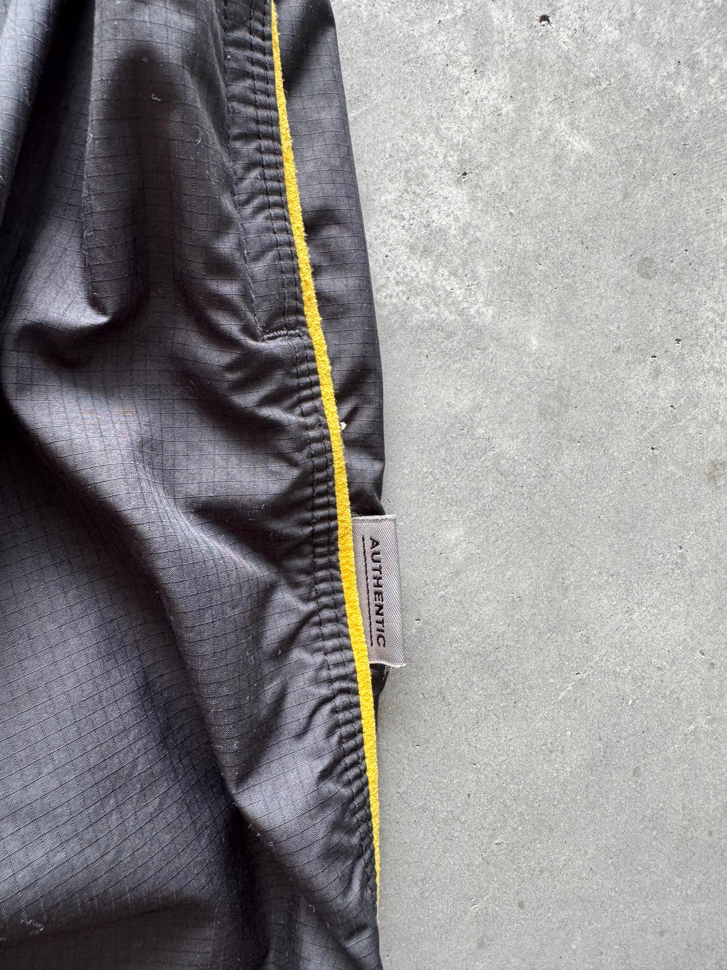 Iowa Hawkeyes Nike Track Pants - M