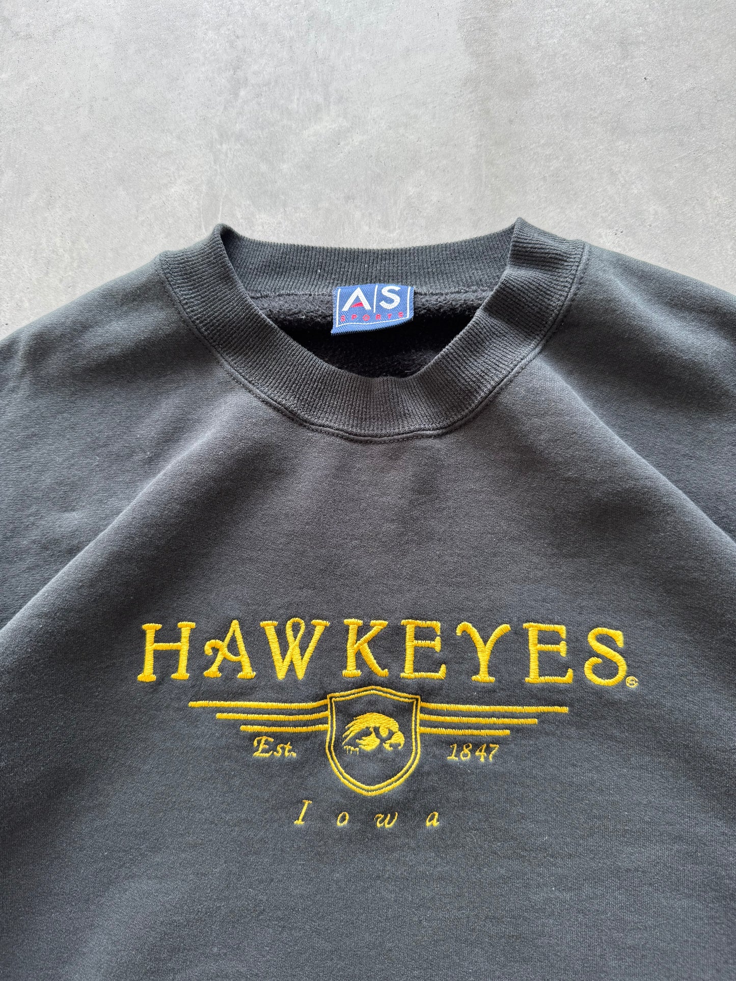 Vintage Iowa Hawkeyes Sweatshirt - XL