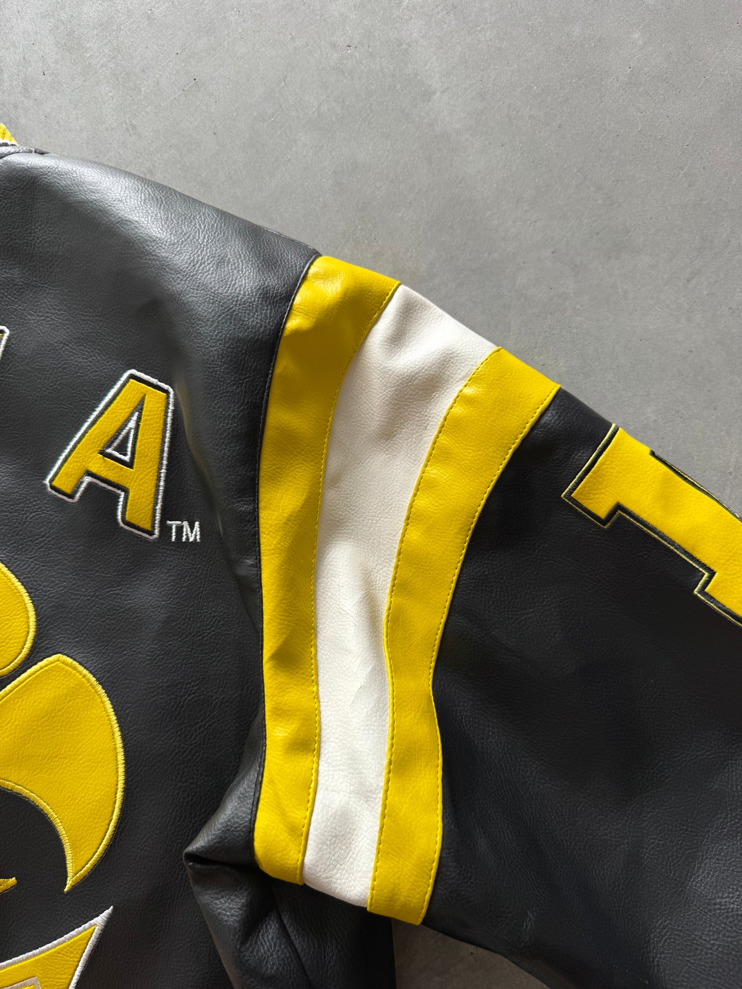 Vintage Iowa Hawkeyes Leather Jacket - L