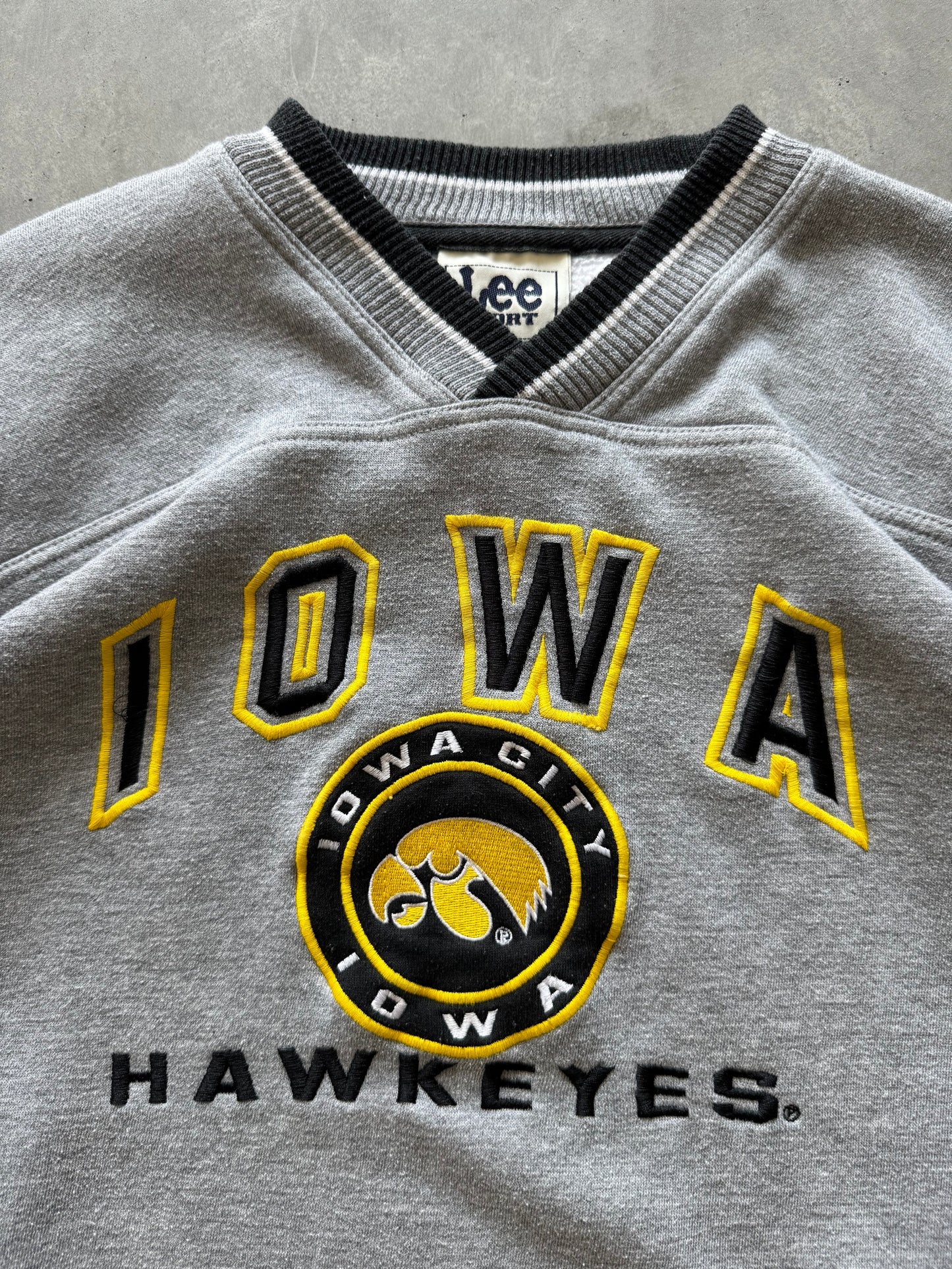 Vintage 90s Iowa Hawkeyes Lee Sweatshirt - L