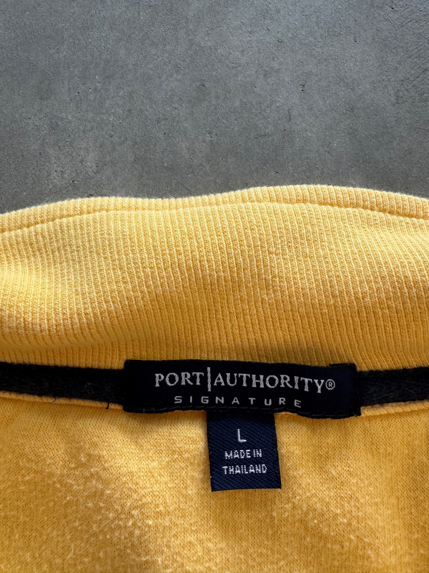 Vintage Iowa Hawkeyes Sweatshirt - L