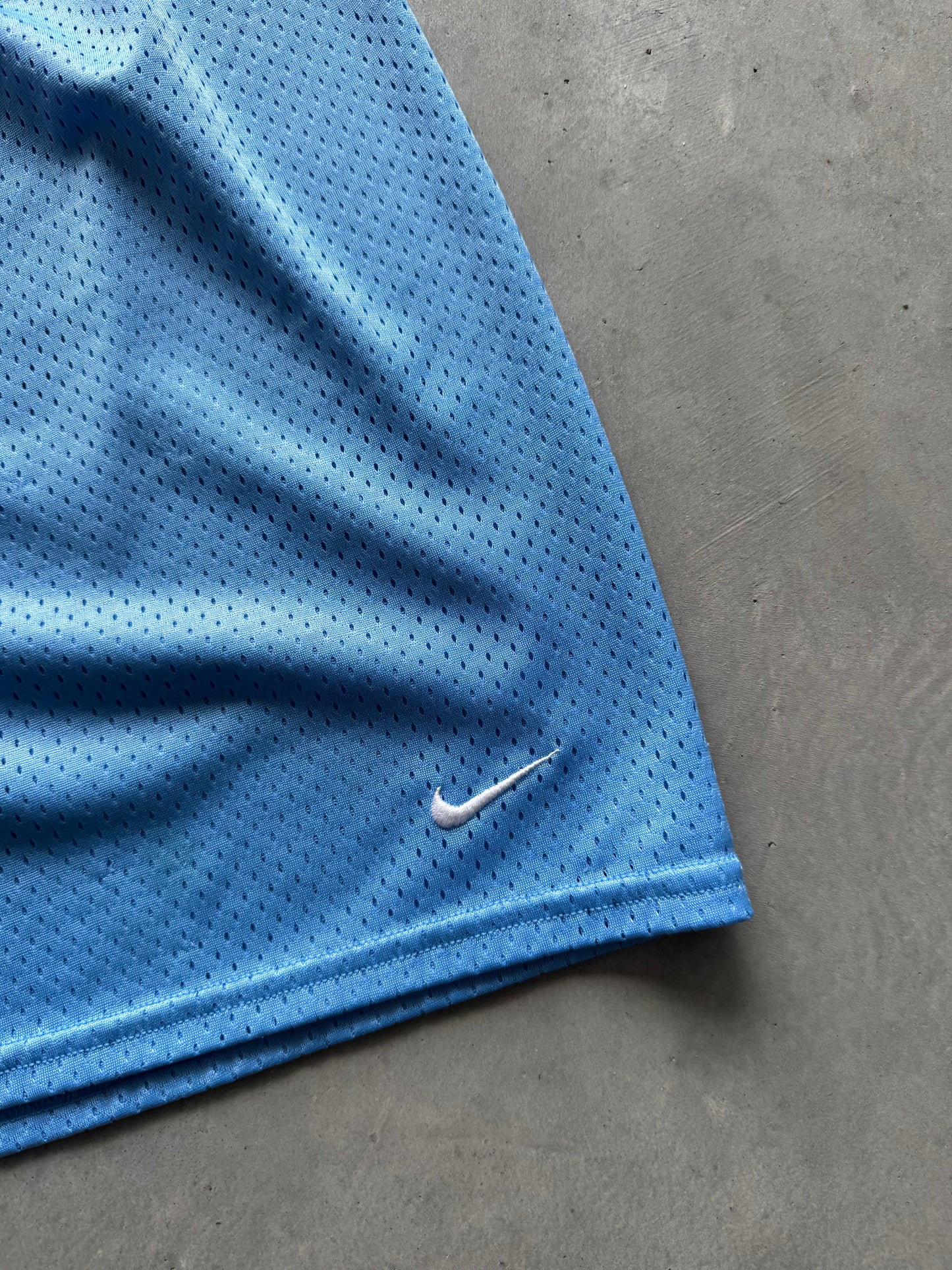 Vintage 00s Nike Shorts - L
