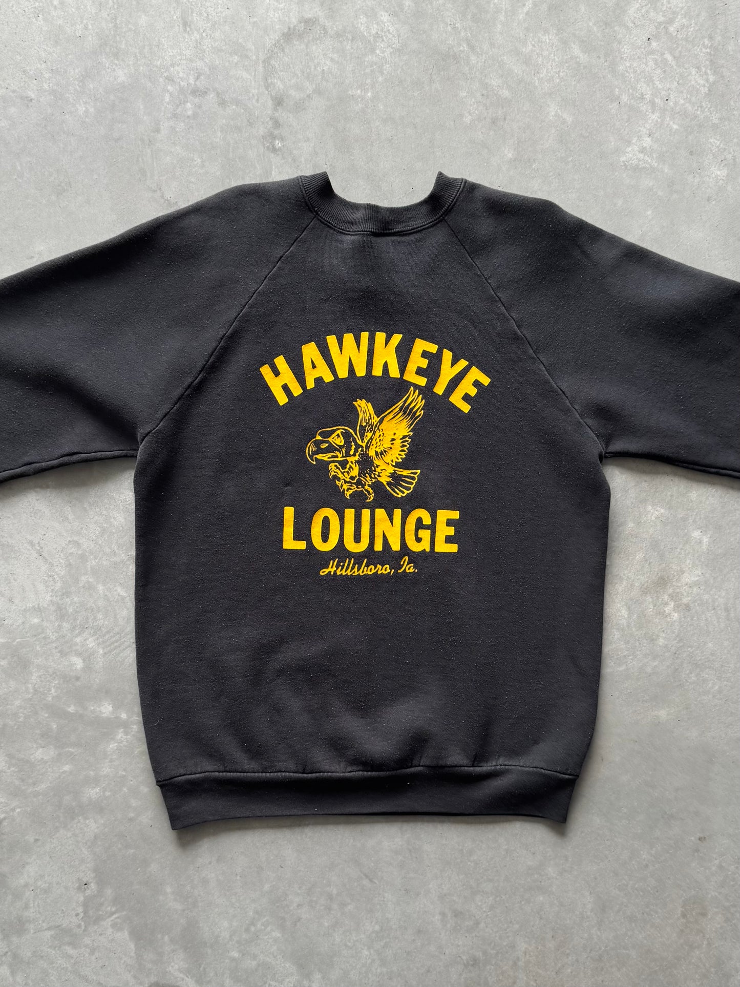Vintage 1980s Iowa Hawks Sweatshirt - L