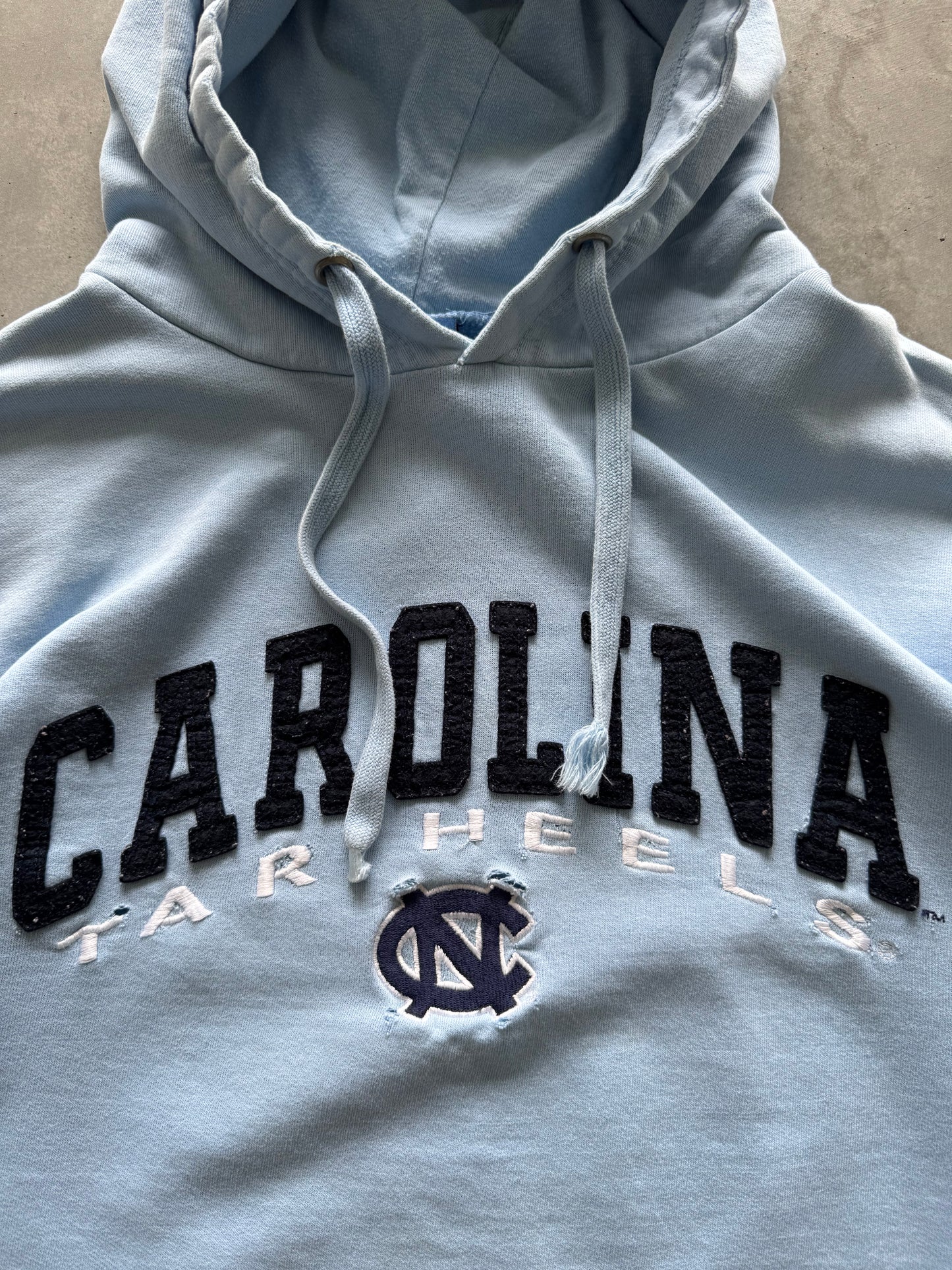 Vintage North Carolina Tar Heels Sweatshirt - L