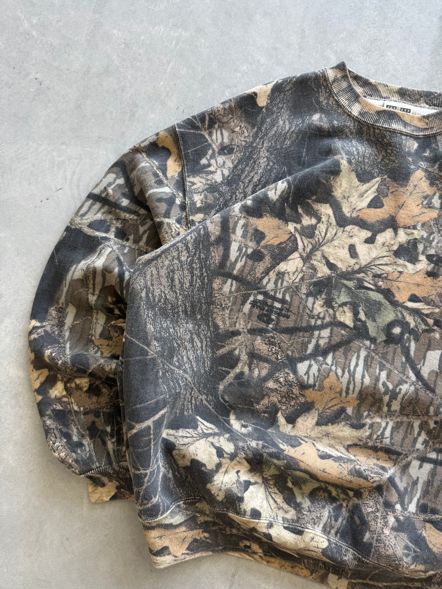 Vintage Jerzees Outdoors Sweatshirt - L