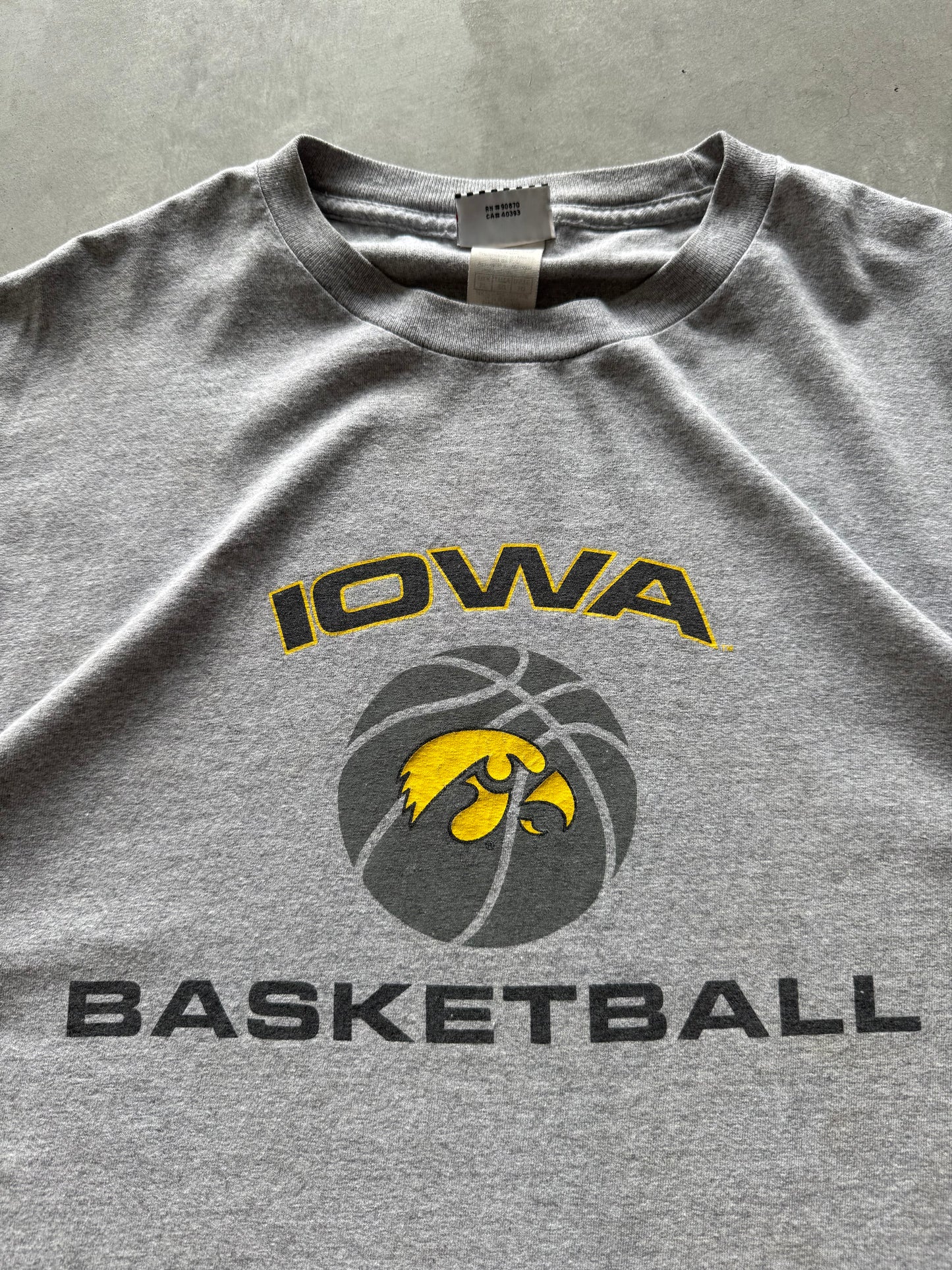 Vintage Iowa Hawkeyes Basketball Tee - XL