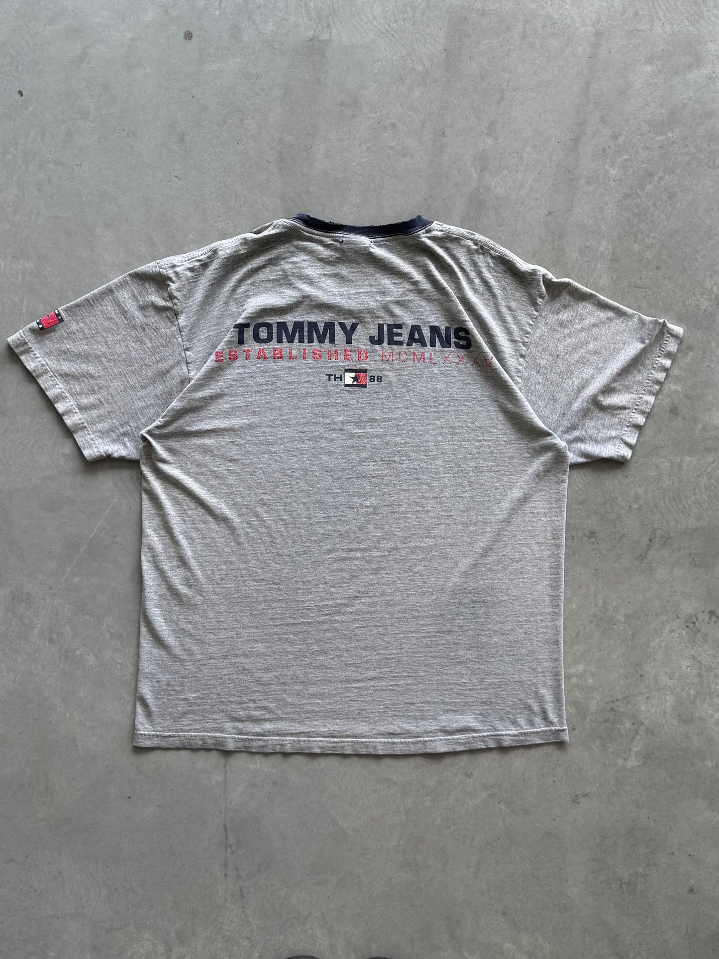 Vintage Tommy Hilfiger Tee - XL