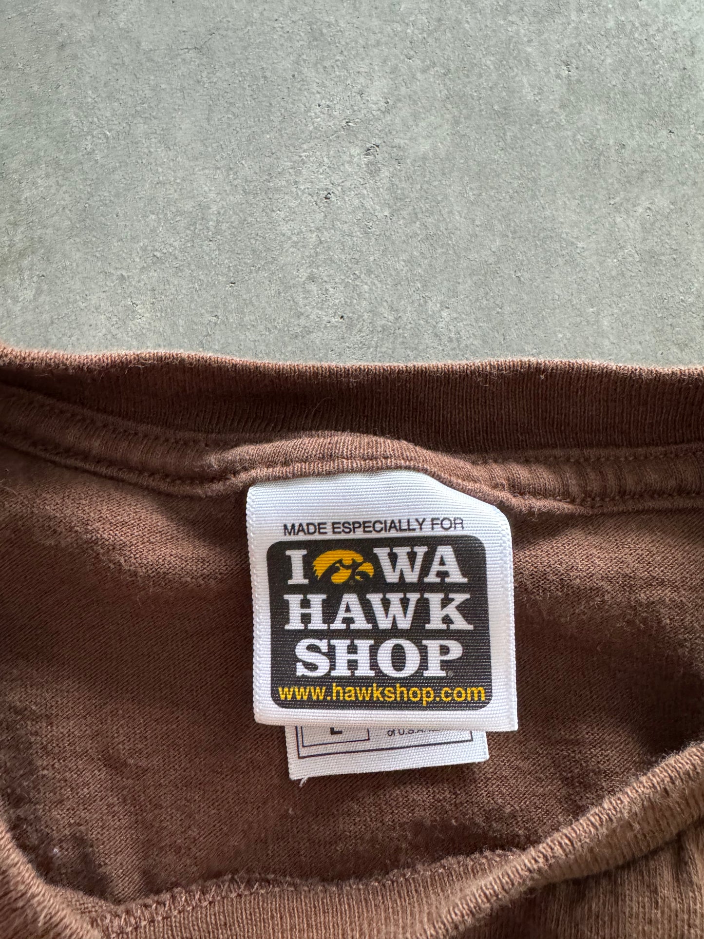 Vintage Iowa Hawkeyes Tee - L