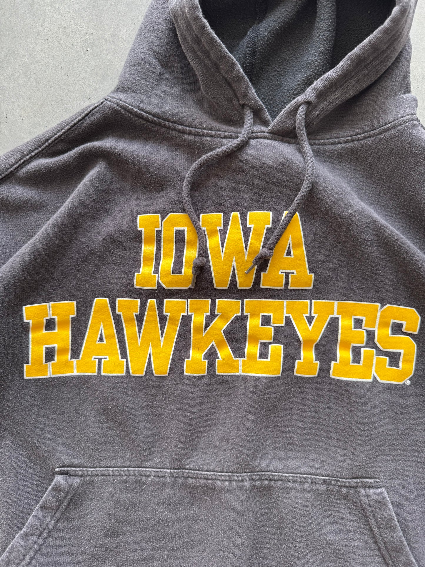 Vintage Iowa Hawkeyes Hoodie - M