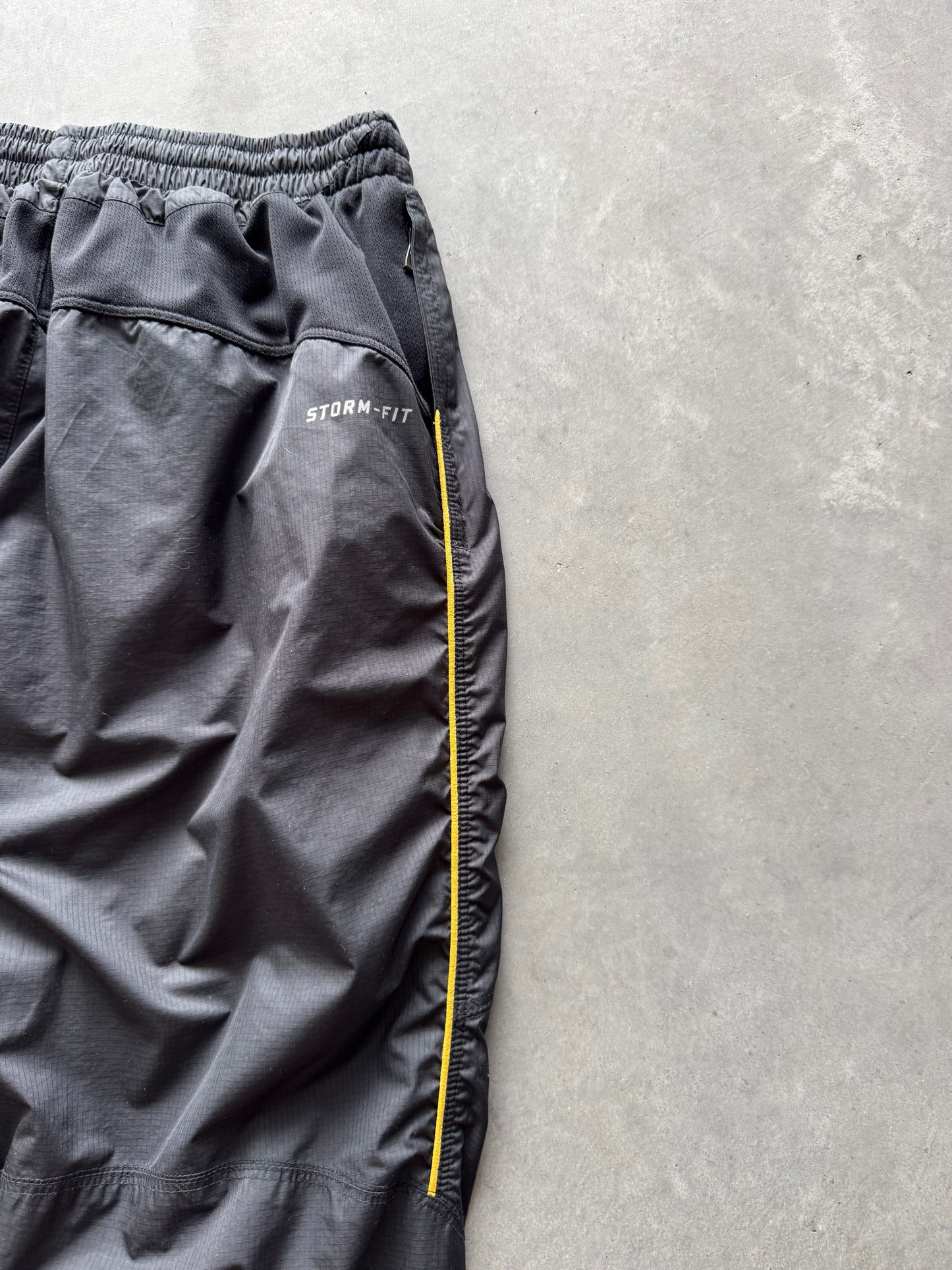 Iowa Hawkeyes Nike Track Pants - M