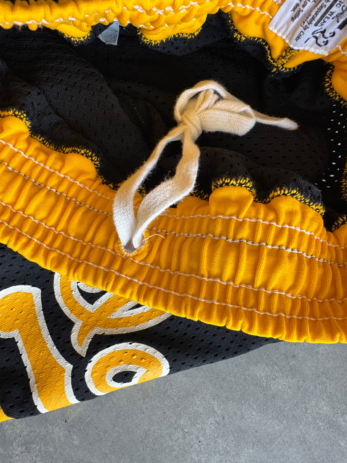 Vintage Iowa Hawkeyes 70s/80s Powers Shorts - S