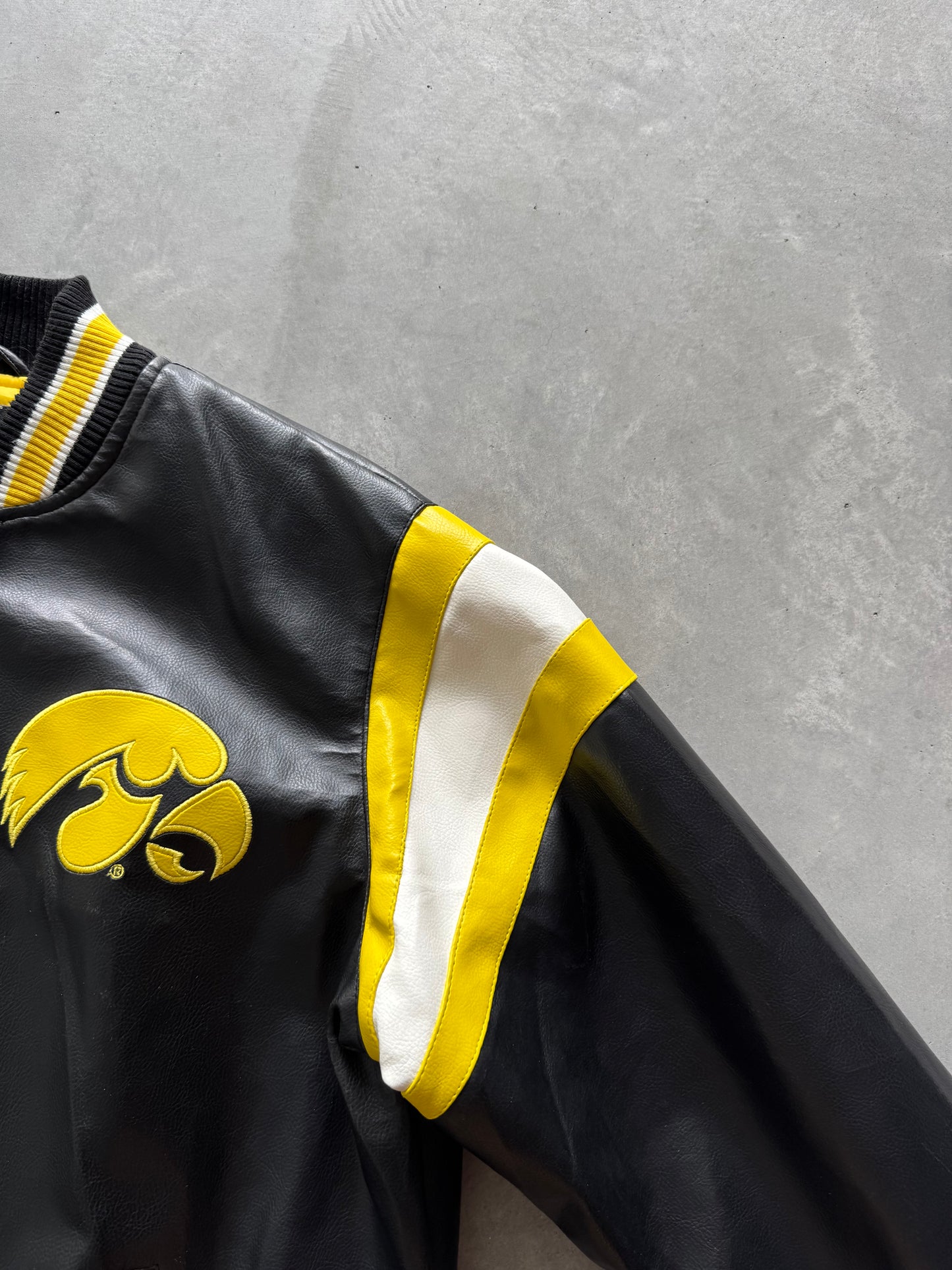 Vintage Iowa Hawkeyes Leather Jacket - L