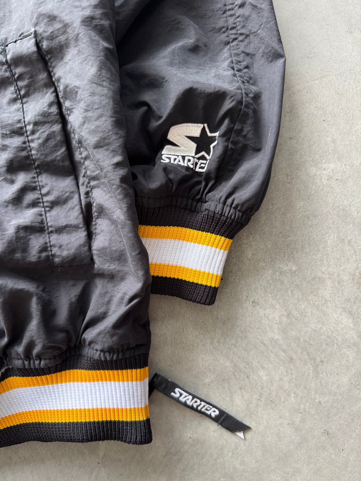 Vintage Iowa Hawkeyes Starter Windbreaker - M