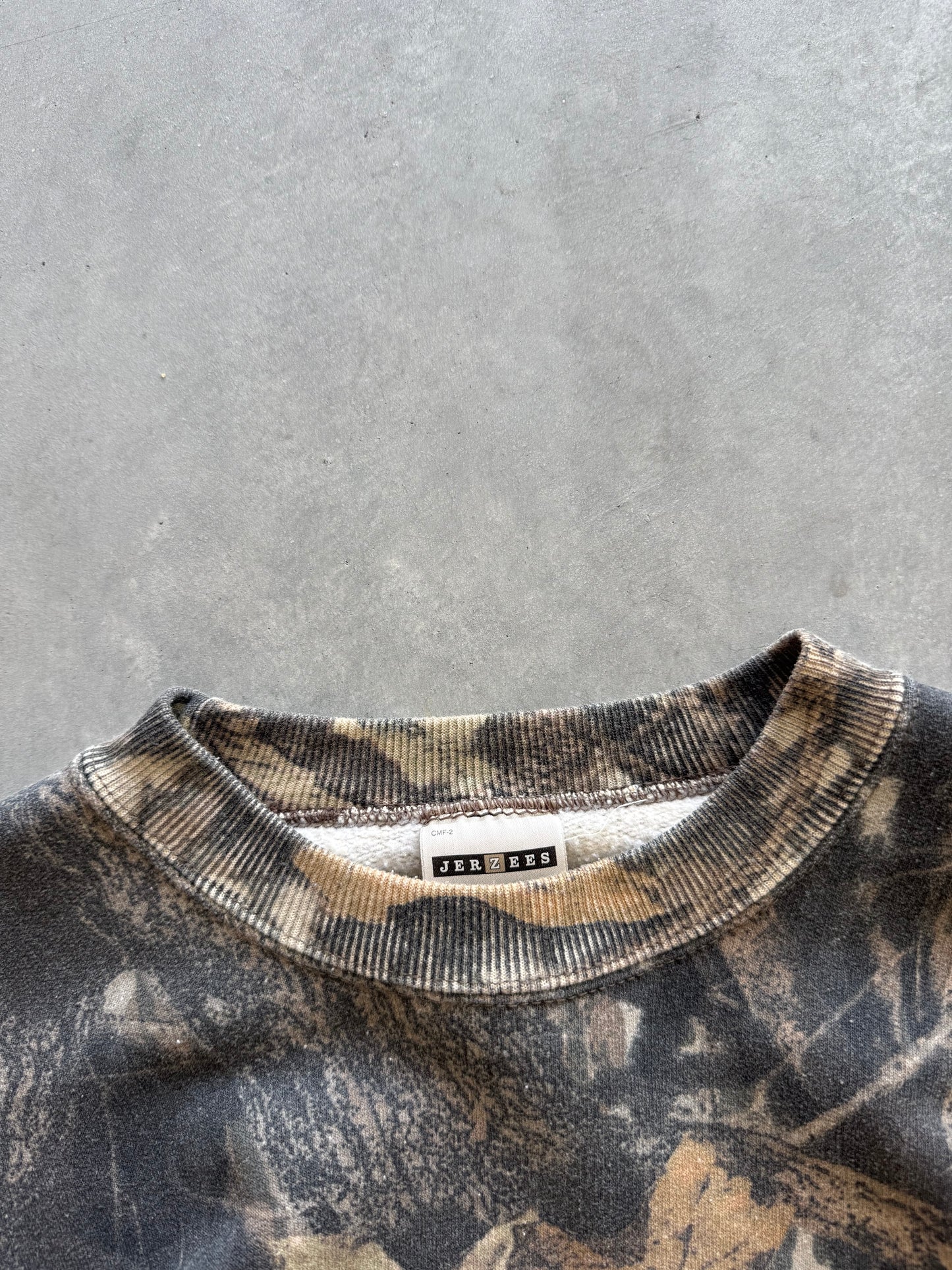 Vintage Jerzees Outdoors Sweatshirt - L