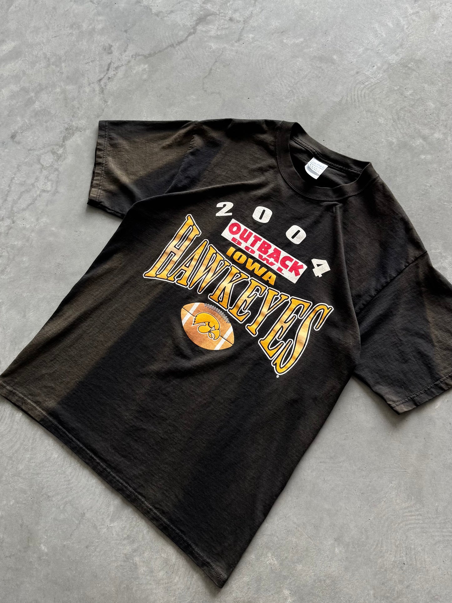 Vintage 2004 Iowa Hawkeyes Bowl Game Tee - L