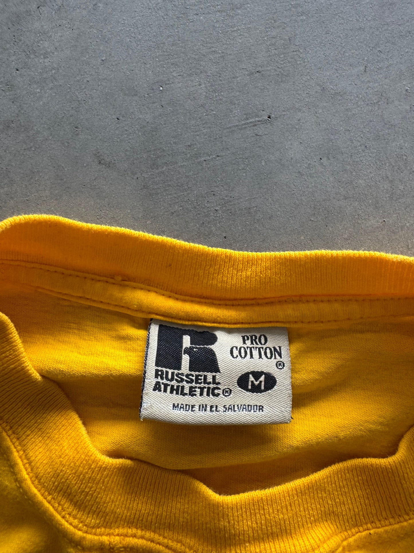 Vintage 90s Russell Basic Tee - M