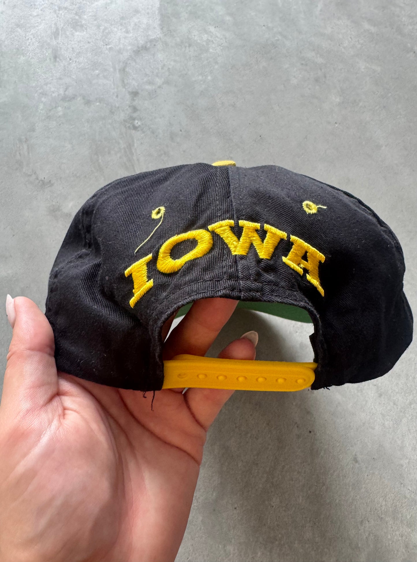 Vintage 90s Iowa Hawkeyes Looney Tunes Hat