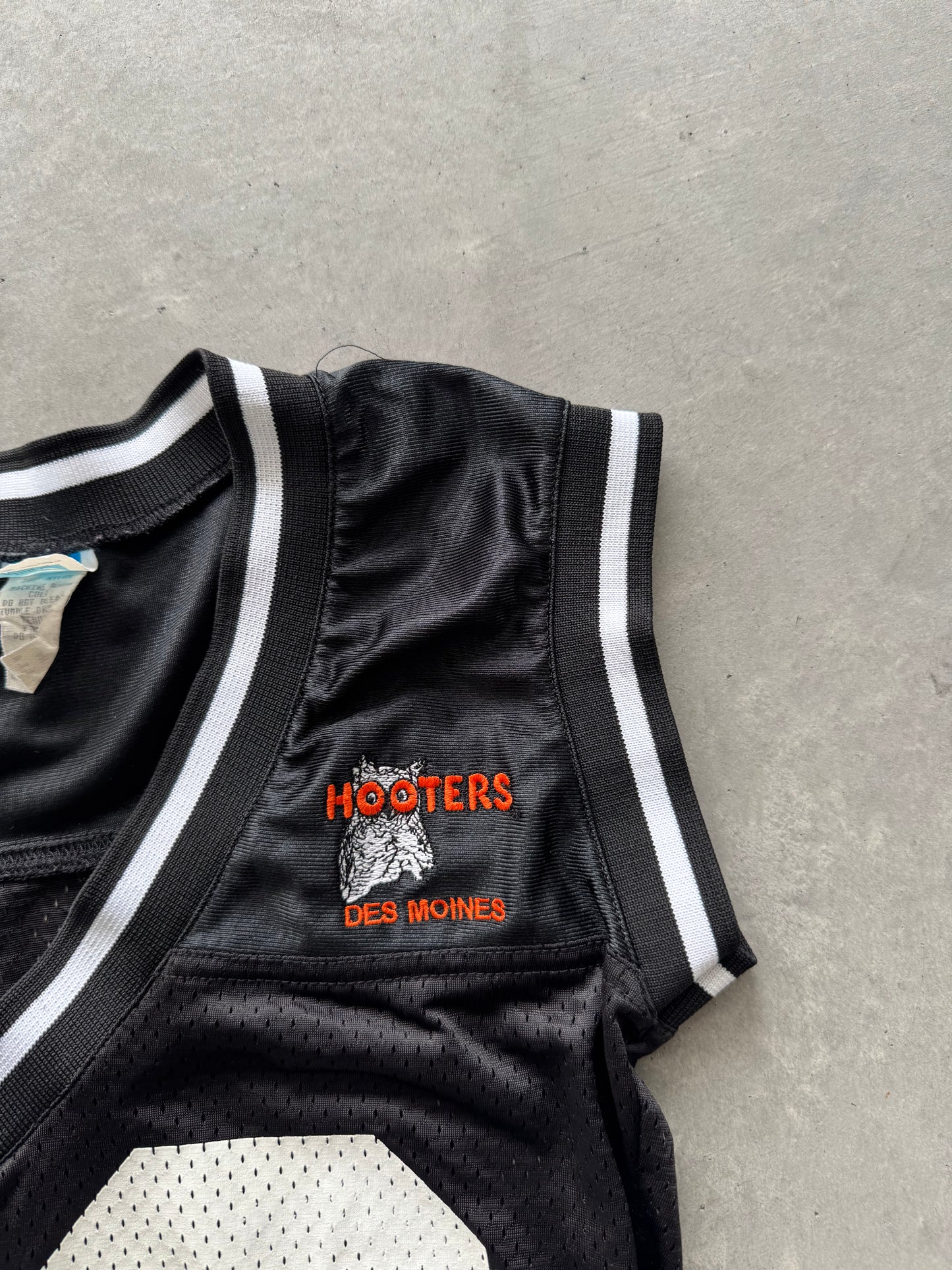 Vintage Hooters Top - M