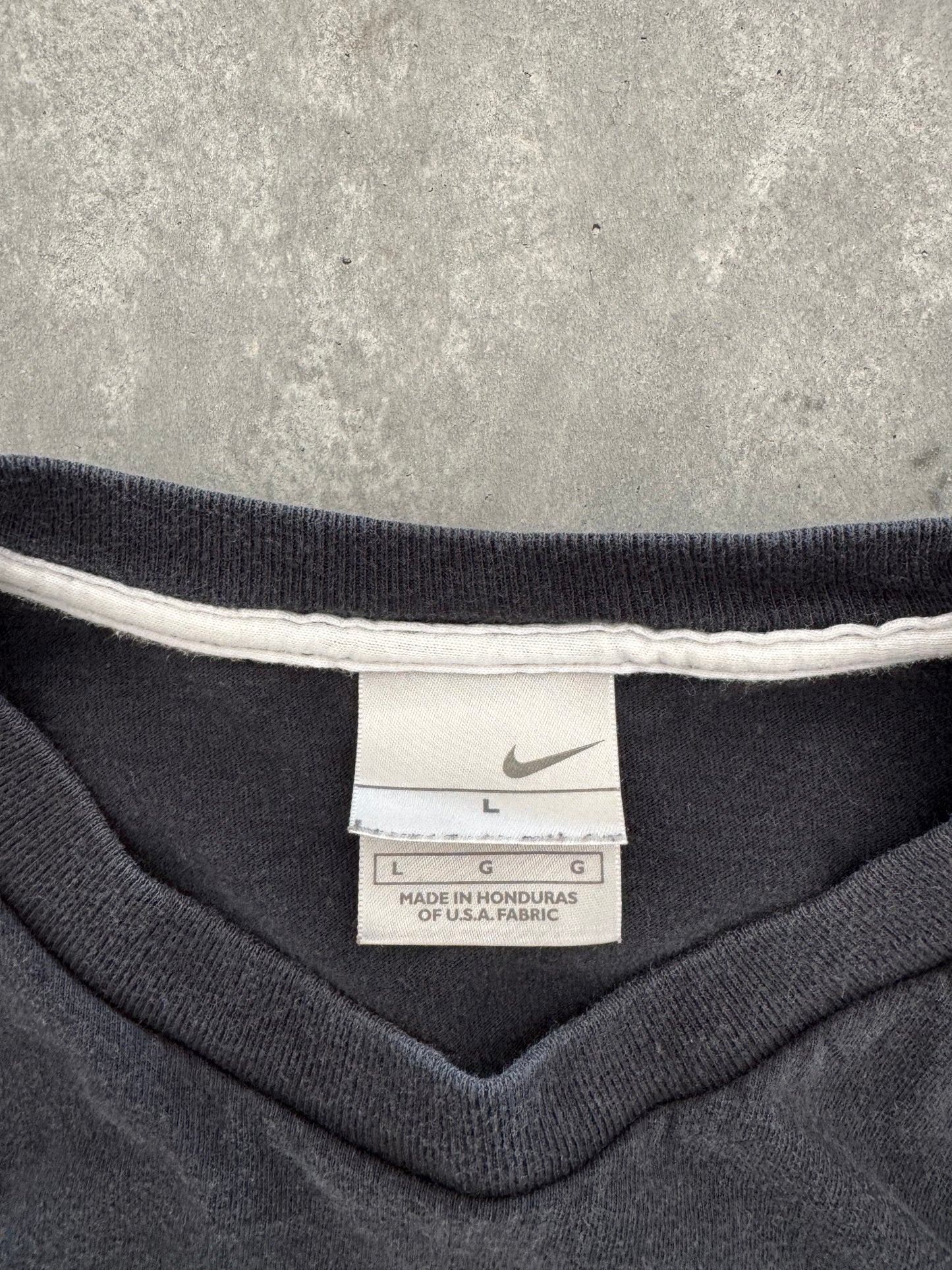 Vintage 00s Nike Tee - L