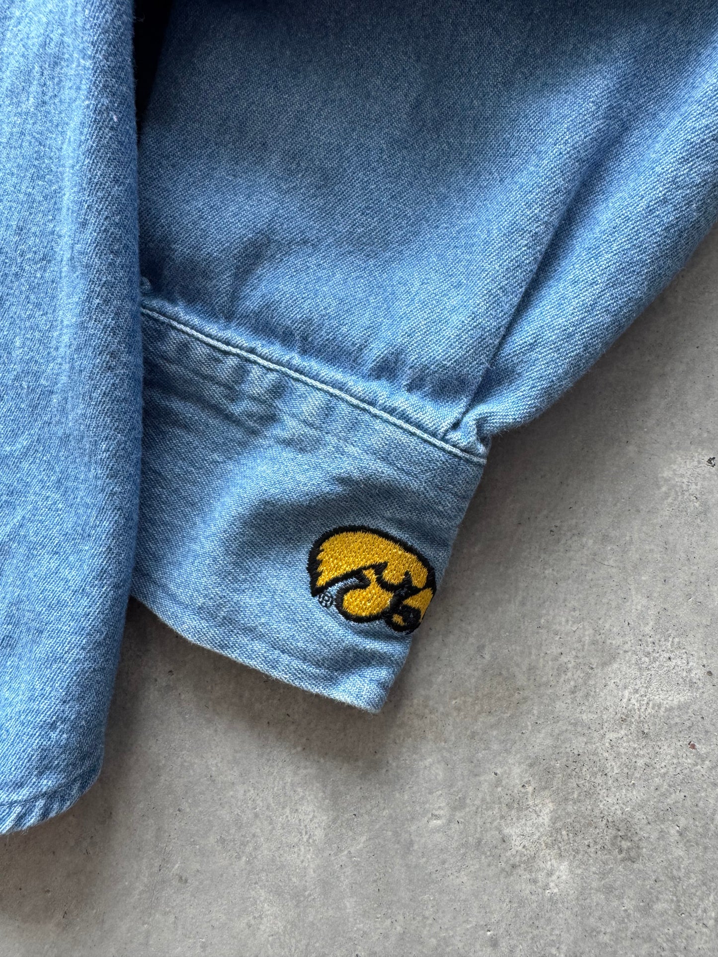 Vintage Iowa Hawkeyes Denim Button Up - L