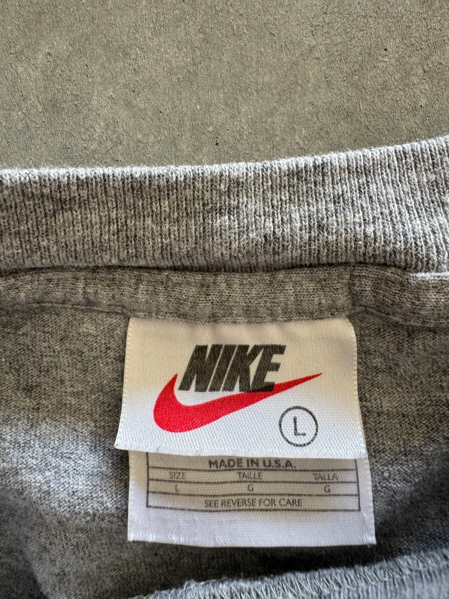 Vintage 90s Nike Tee - M