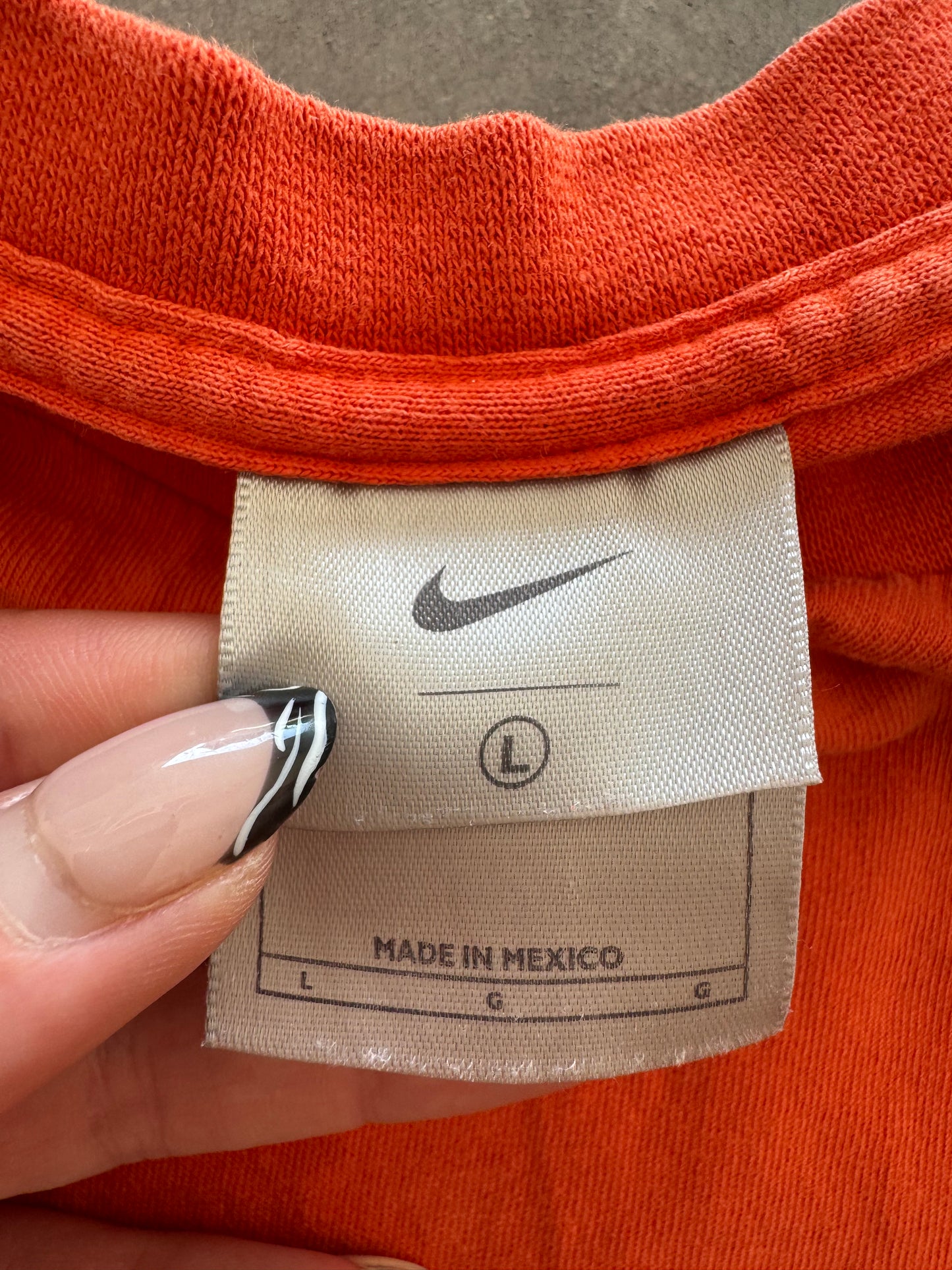 Vintage 00s Nike Tee - L