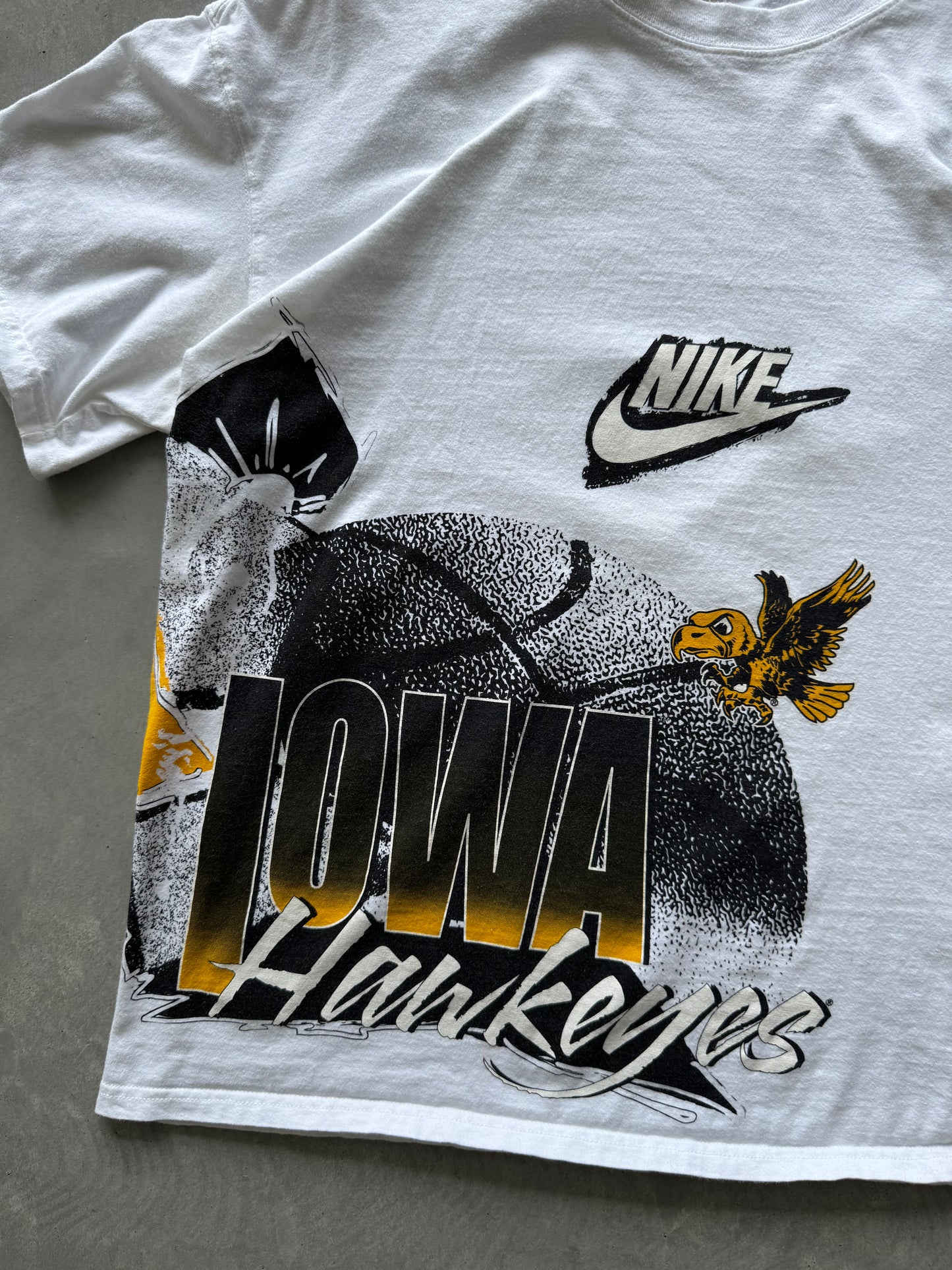 Iowa Hawkeyes Basketball Nike Tee - L