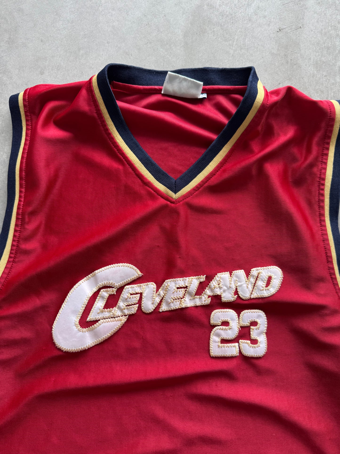 Vintage Cleveland Cavaliers Jersey - L