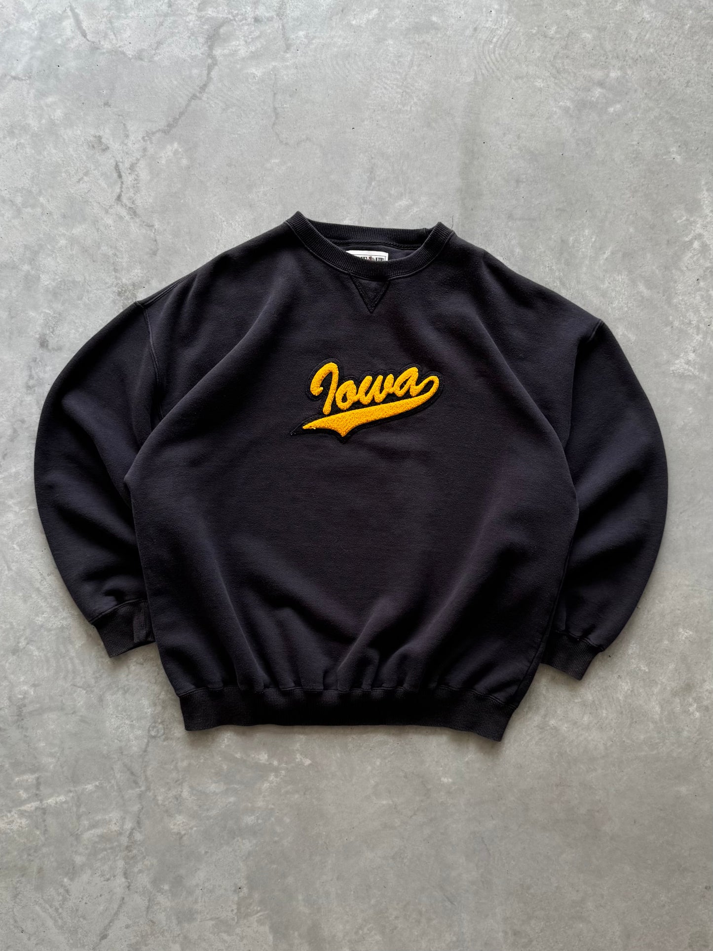 Vintage Iowa Hawkeyes Sweatshirt - XXL