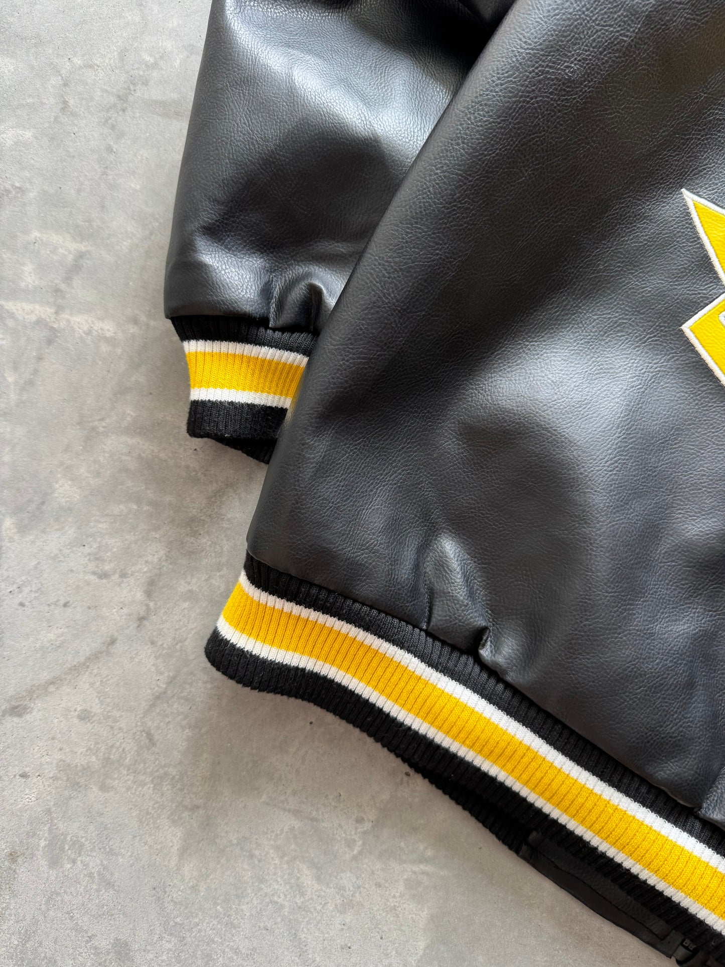 Vintage Iowa Hawkeyes Leather Jacket - L