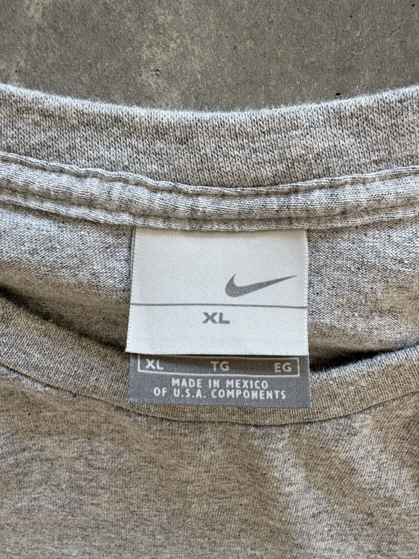 Vintage 00s Nike Tee - XL