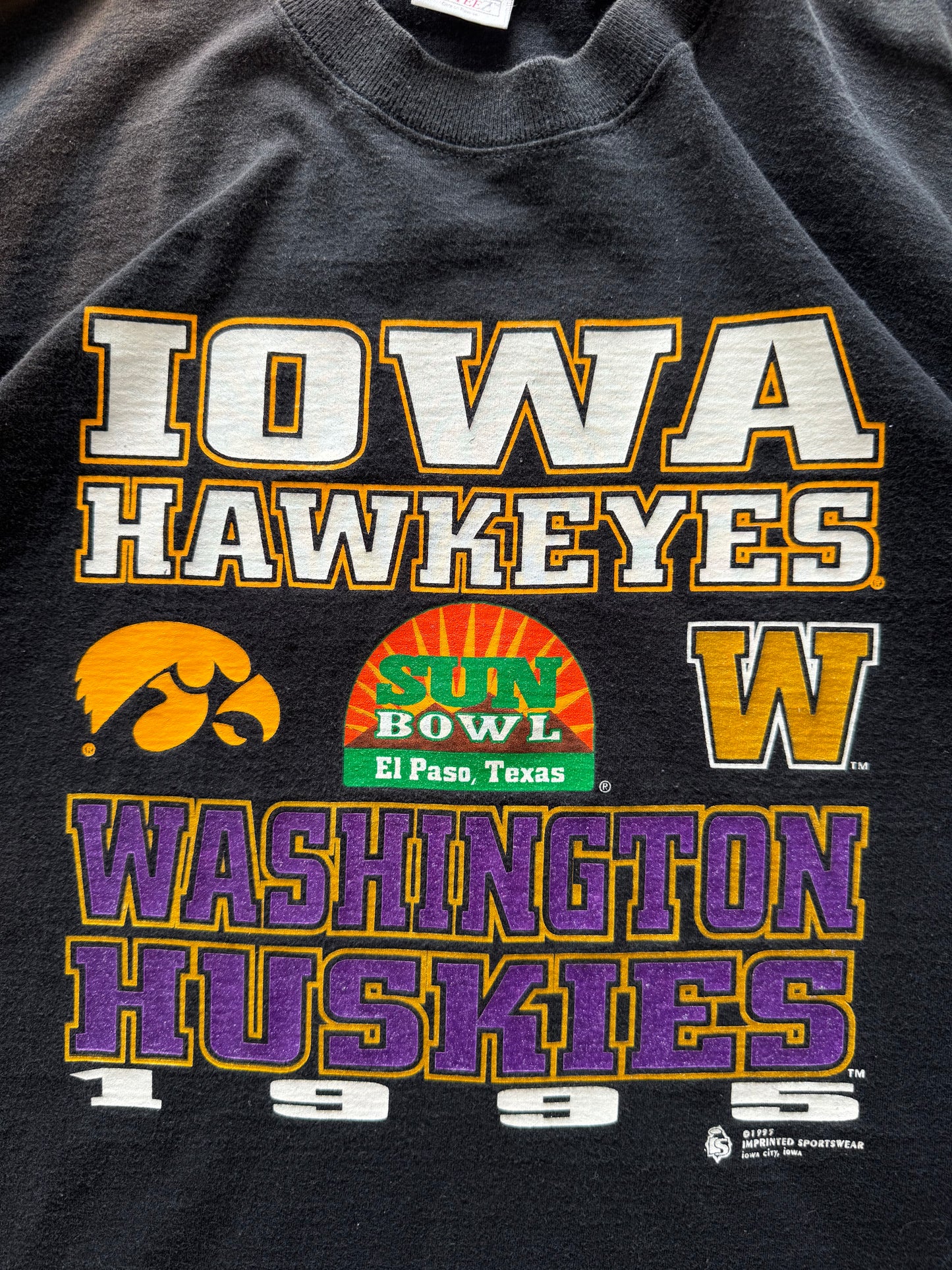 Vintage 90s Iowa Hawkeyes Tee - L