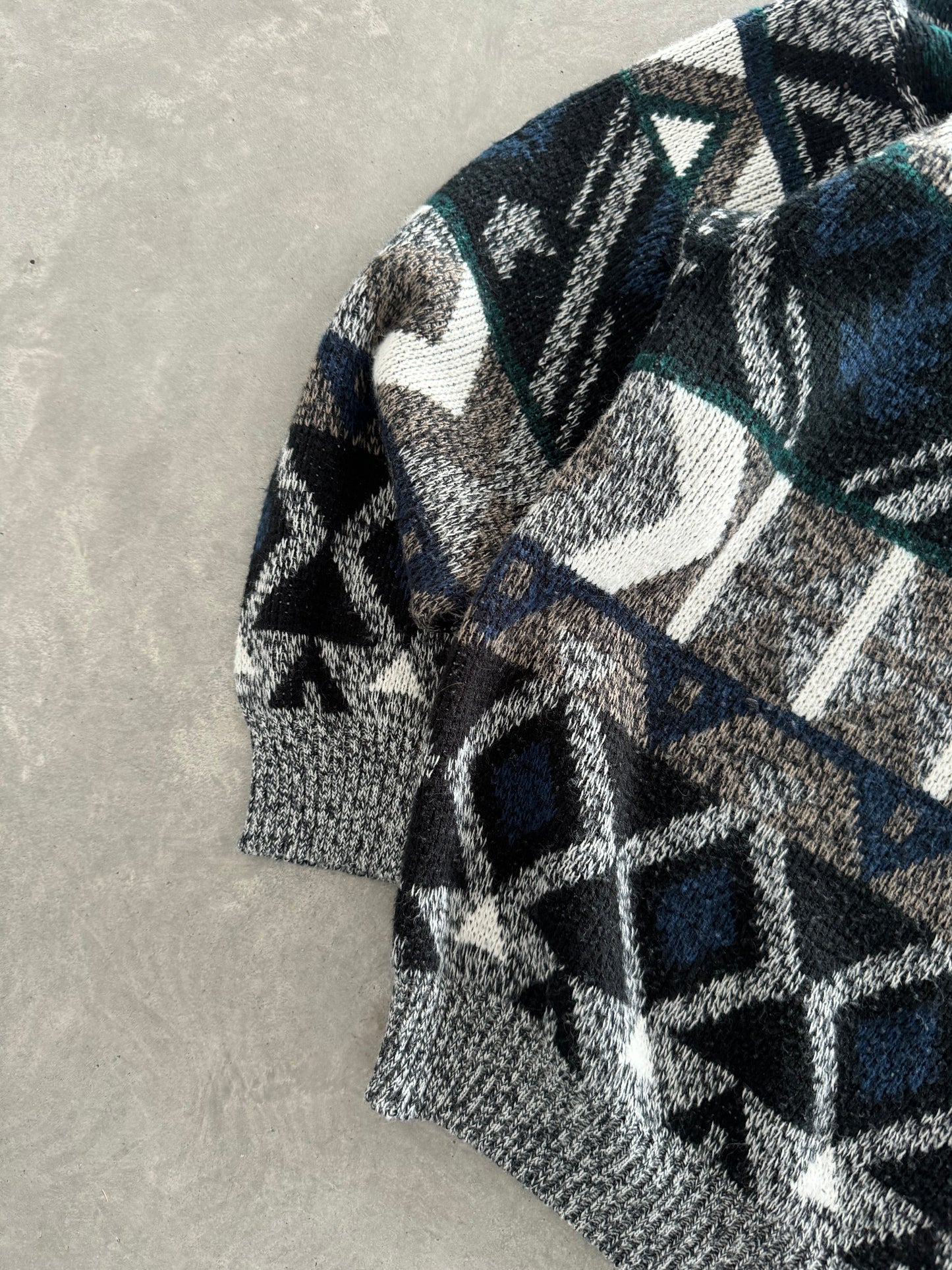 Vintage Sweater - L