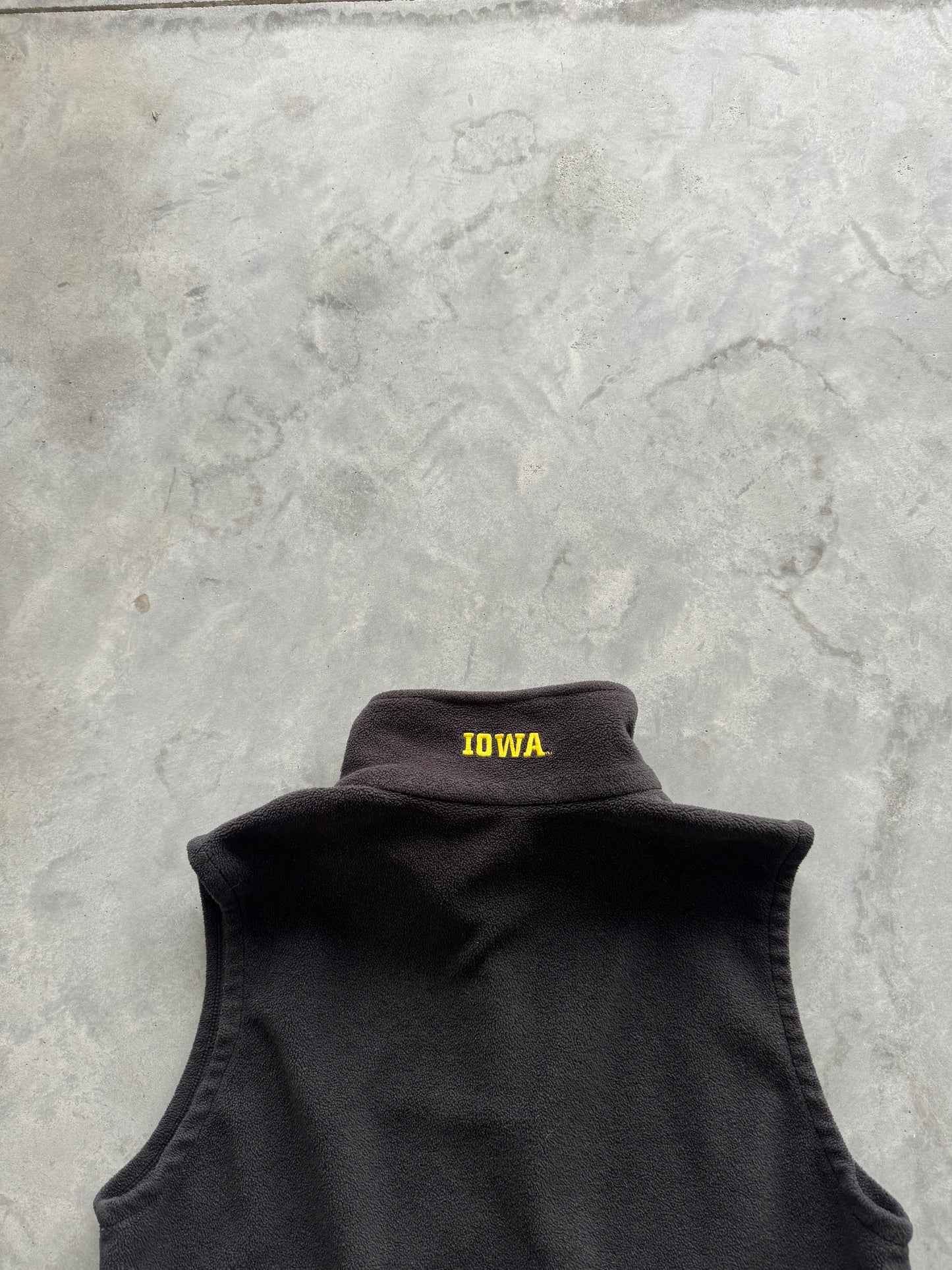 Vintage Iowa Hawkeyes Fleece Vest - L