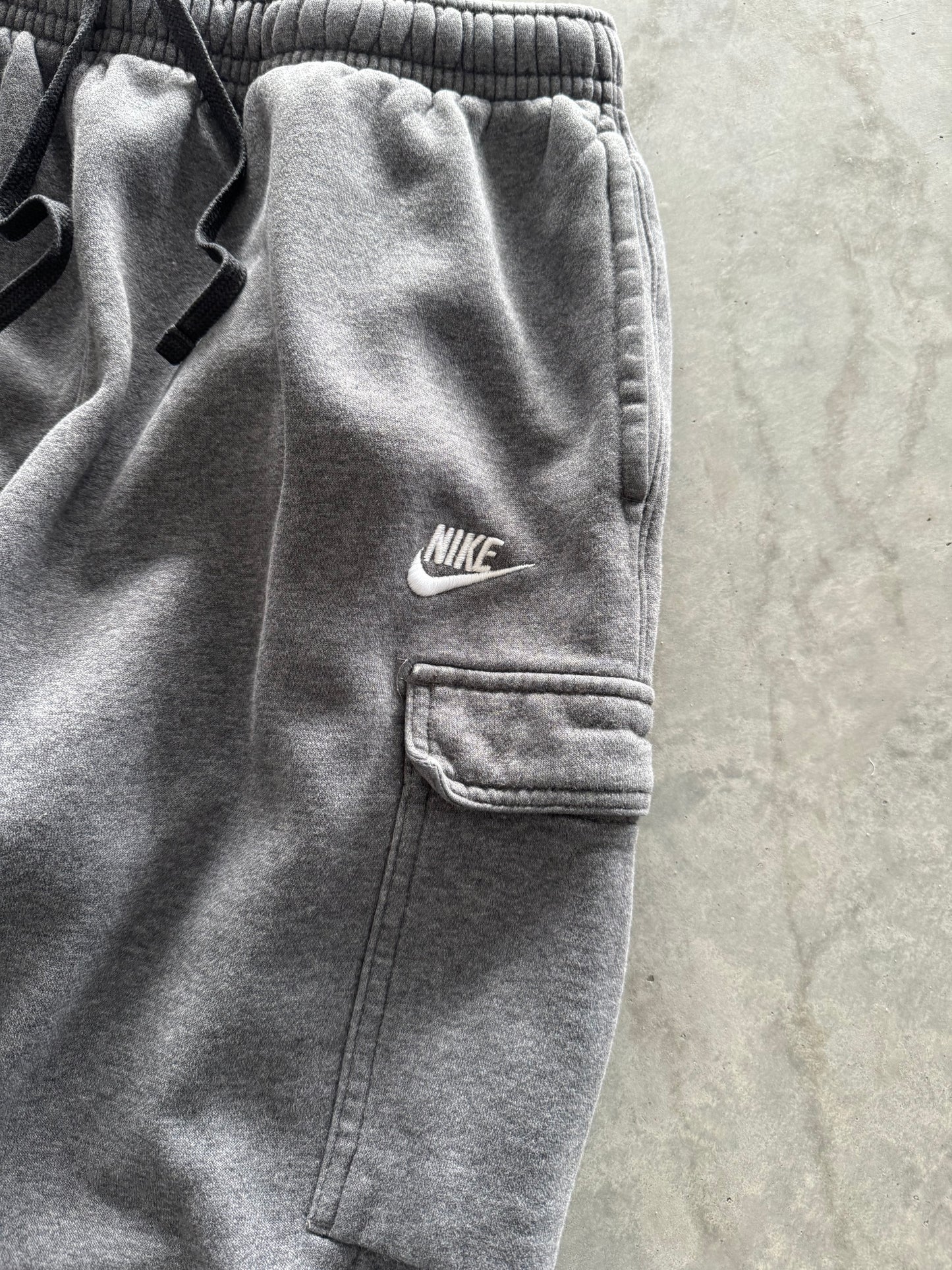 Nike Cargo Sweatpants - XL
