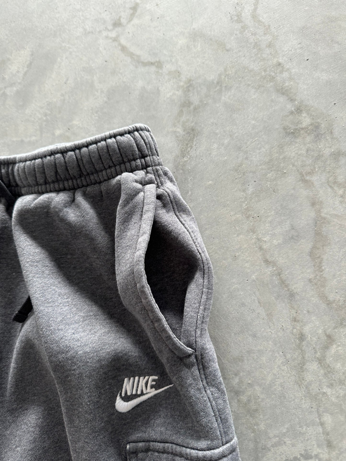 Nike Cargo Sweatpants - XL