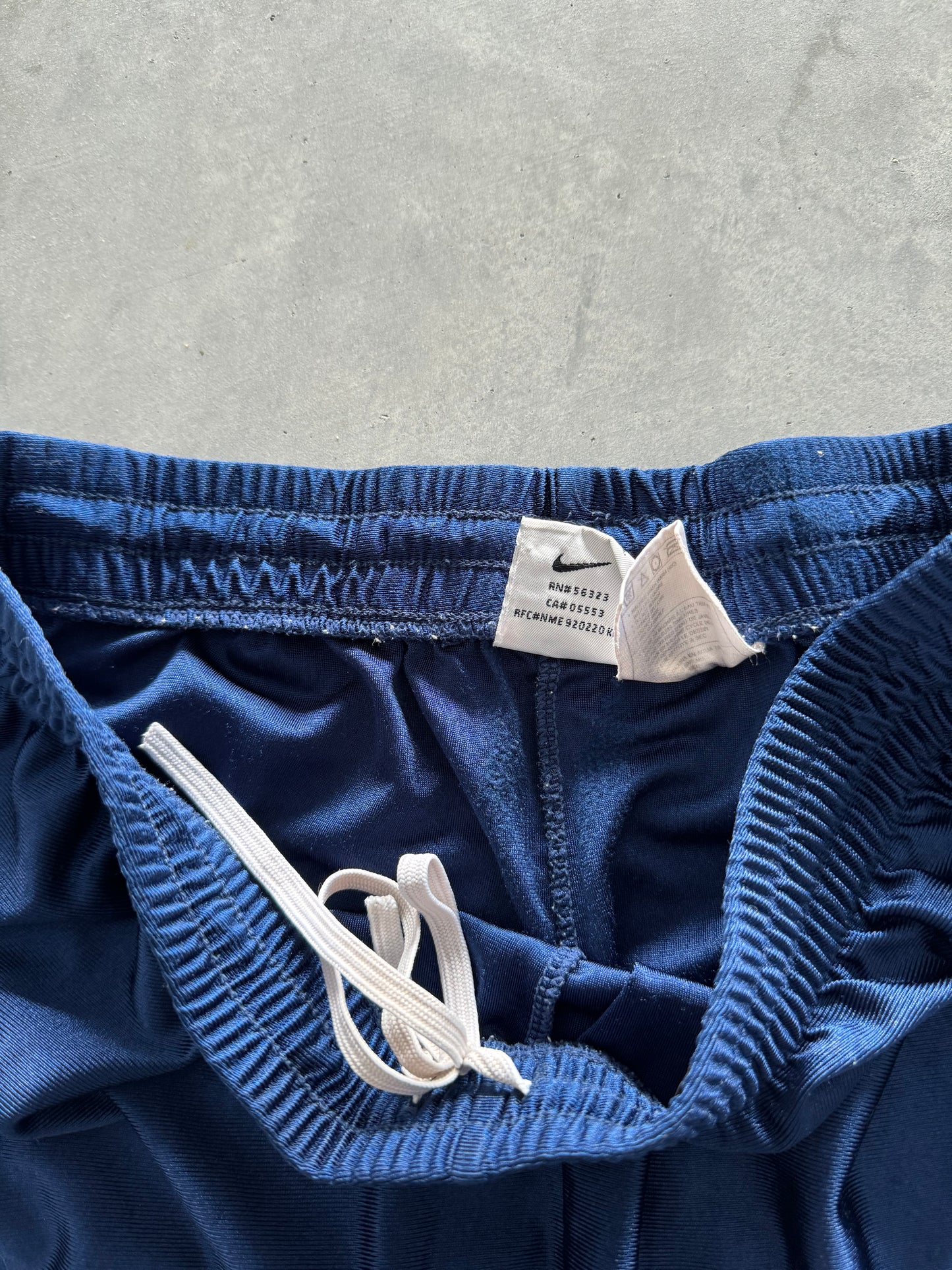 Vintage 90s Nike Shorts - M