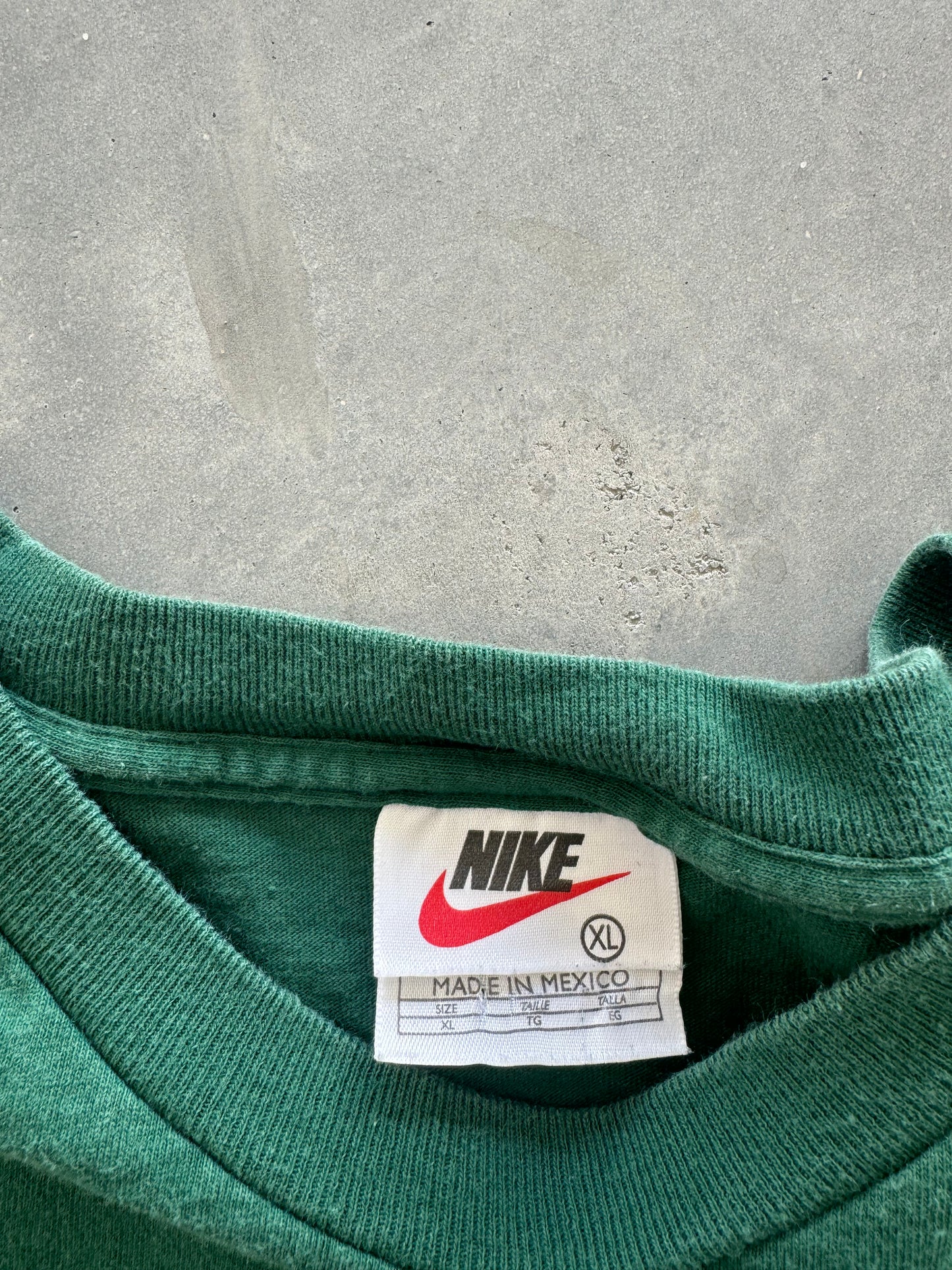 Vintage 90s Nike Tee - XL