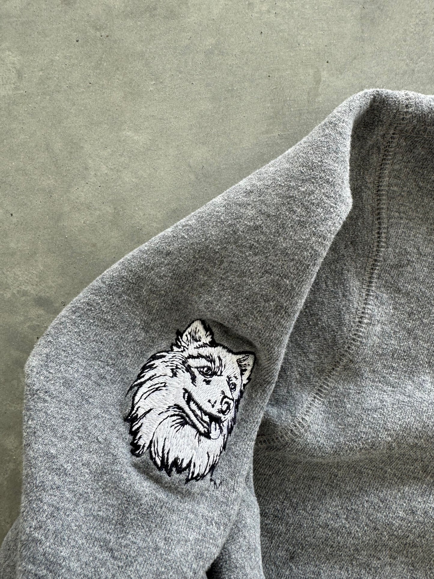 Vintage Uconn Cropped Sweatshirt - XL