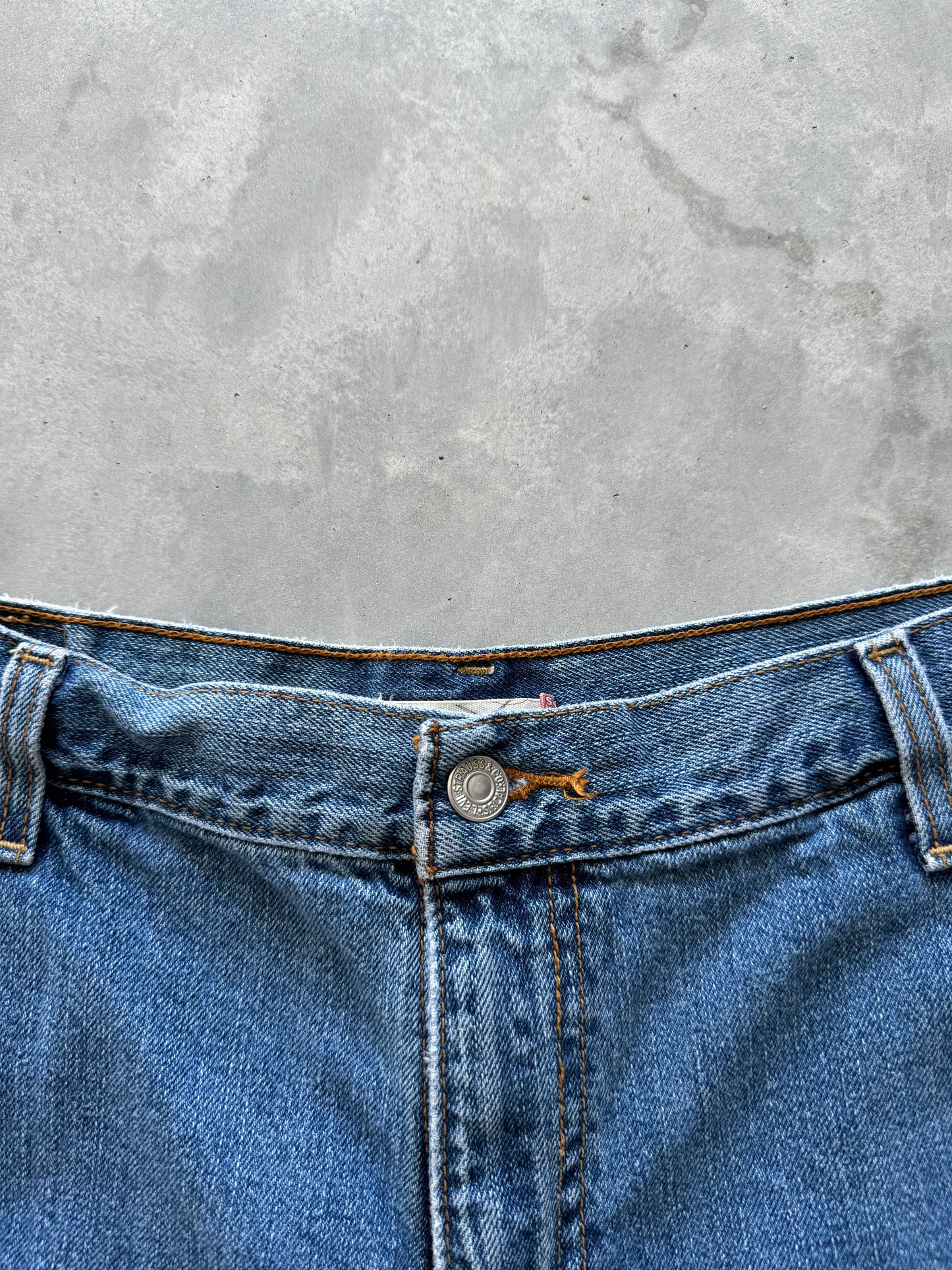 Levi’s Denim Shorts - 34x6