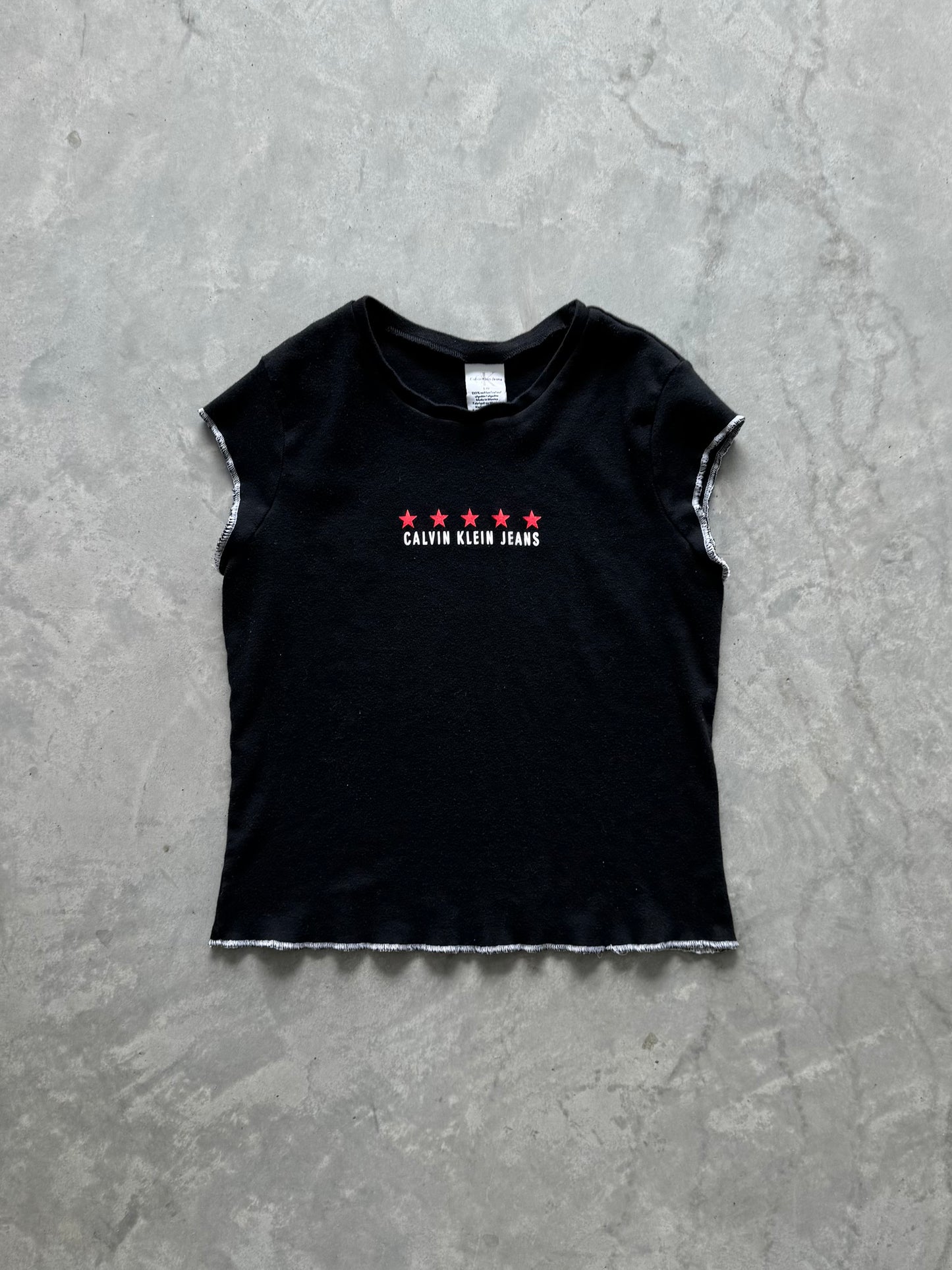 Vintage 90s Calvin Klein Women’s Tee - L