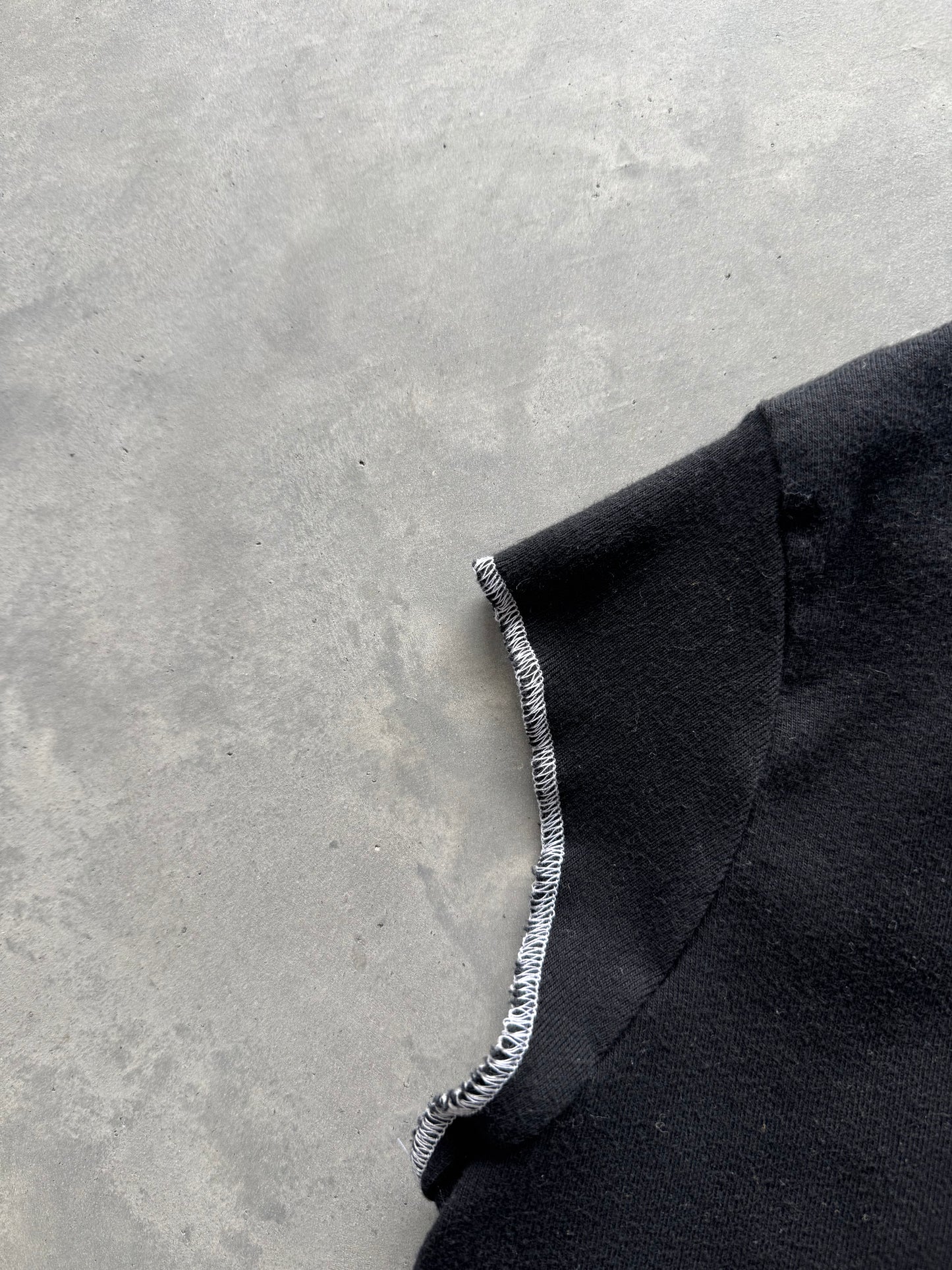 Vintage 90s Calvin Klein Women’s Tee - L