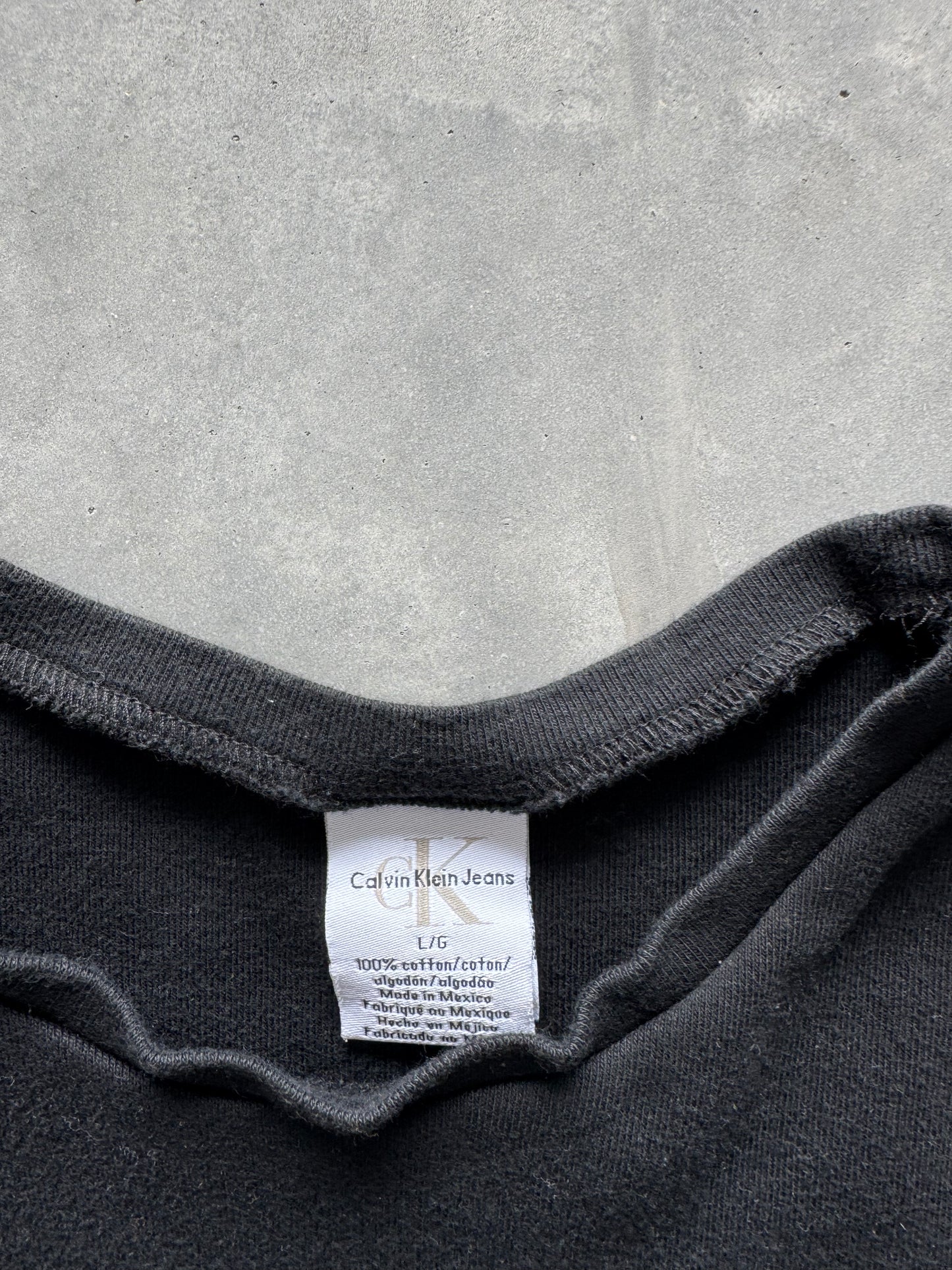 Vintage 90s Calvin Klein Women’s Tee - L
