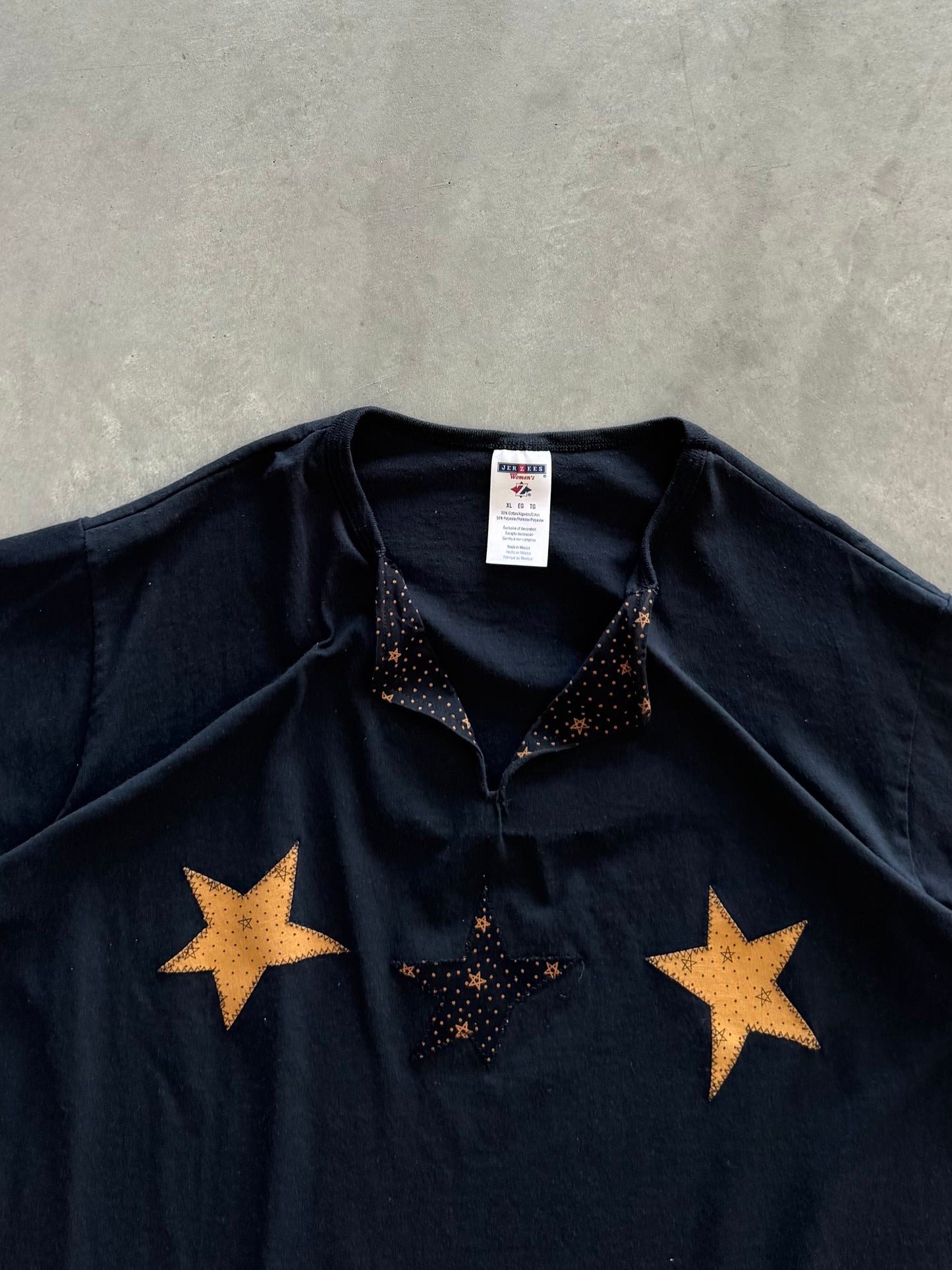 Vintage Black & Gold Star Women’s Tee - XL