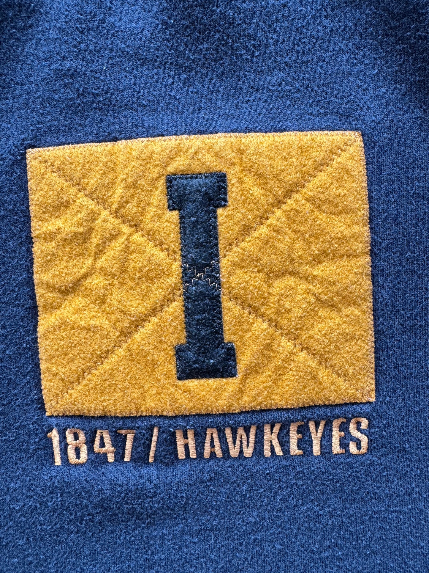 Vintage Iowa Hawkeyes Sweatshirt - XXL