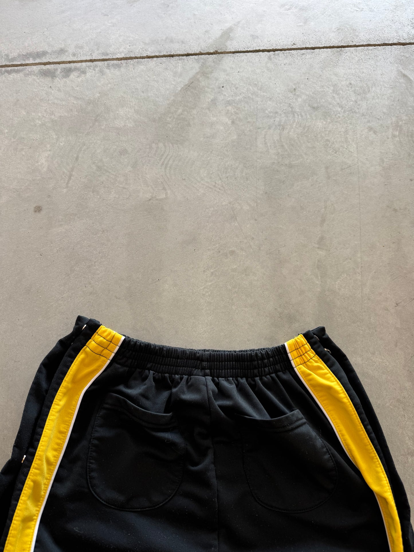 Vintage 90s Nike Iowa Hawkeyes Tear Away Sweatpants -