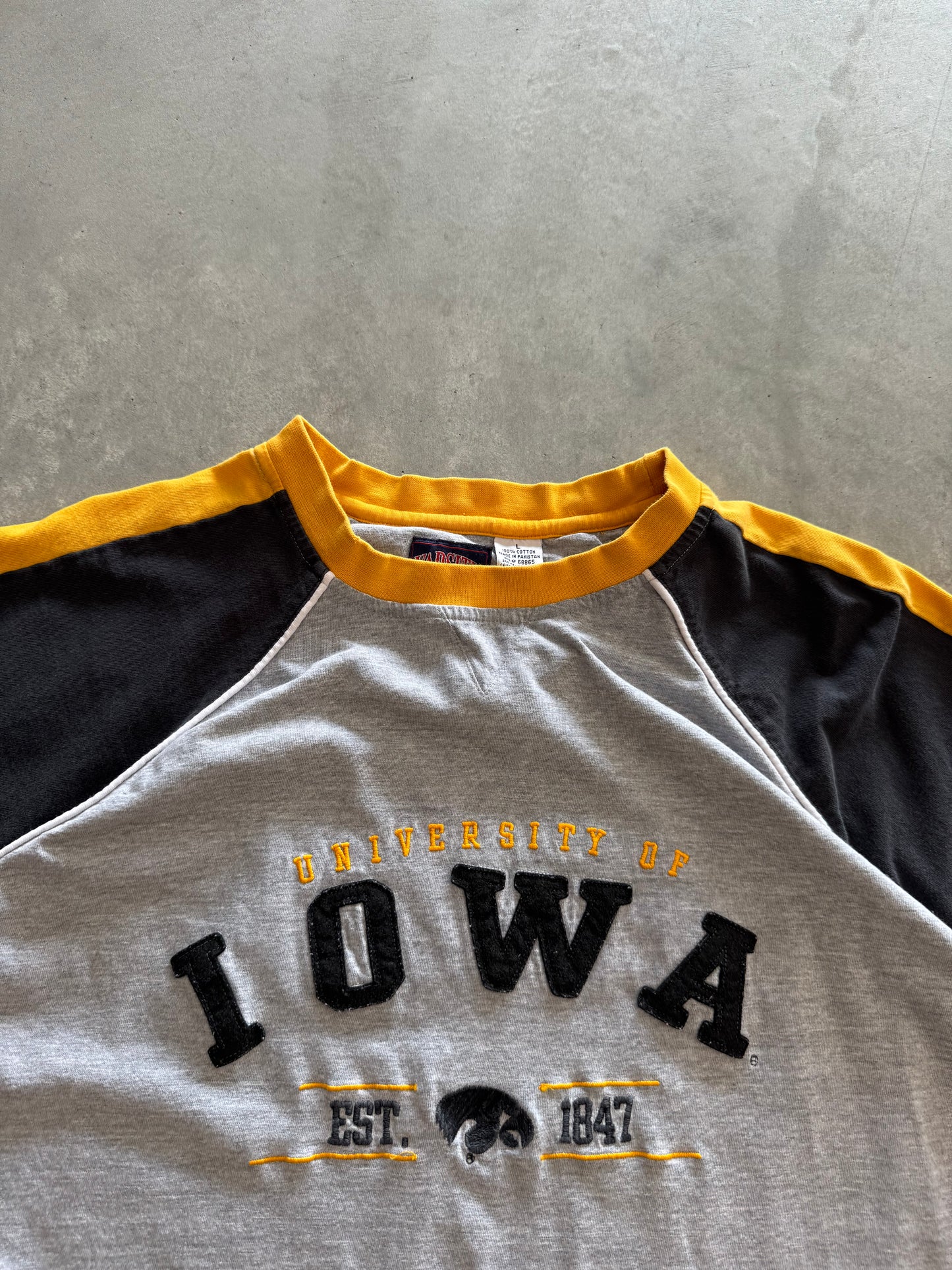 Vintage 90s Iowa Hawkeyes Tee - L