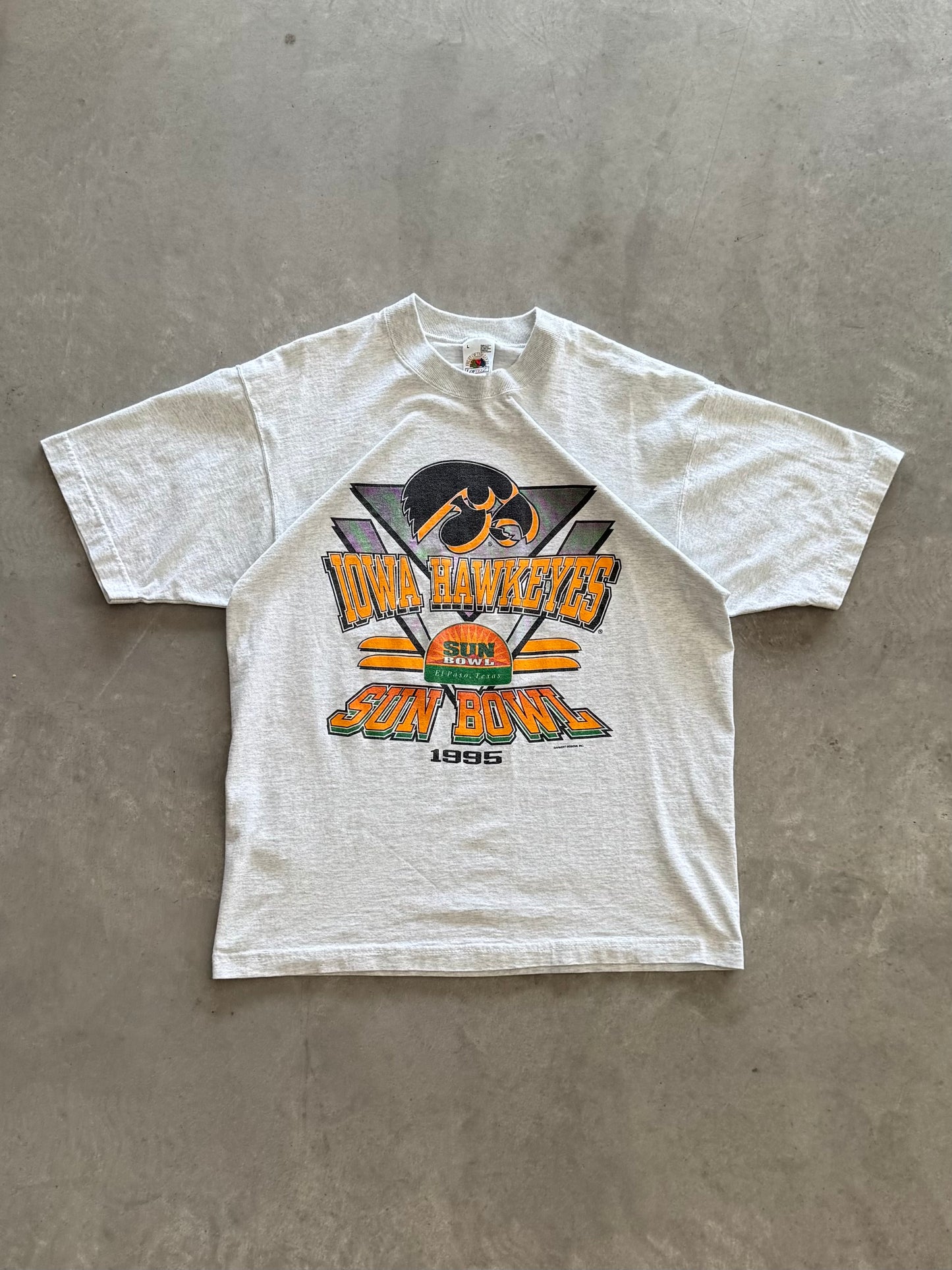 Vintage 90s Iowa Hawkeyes Sun Bowl Tee - L