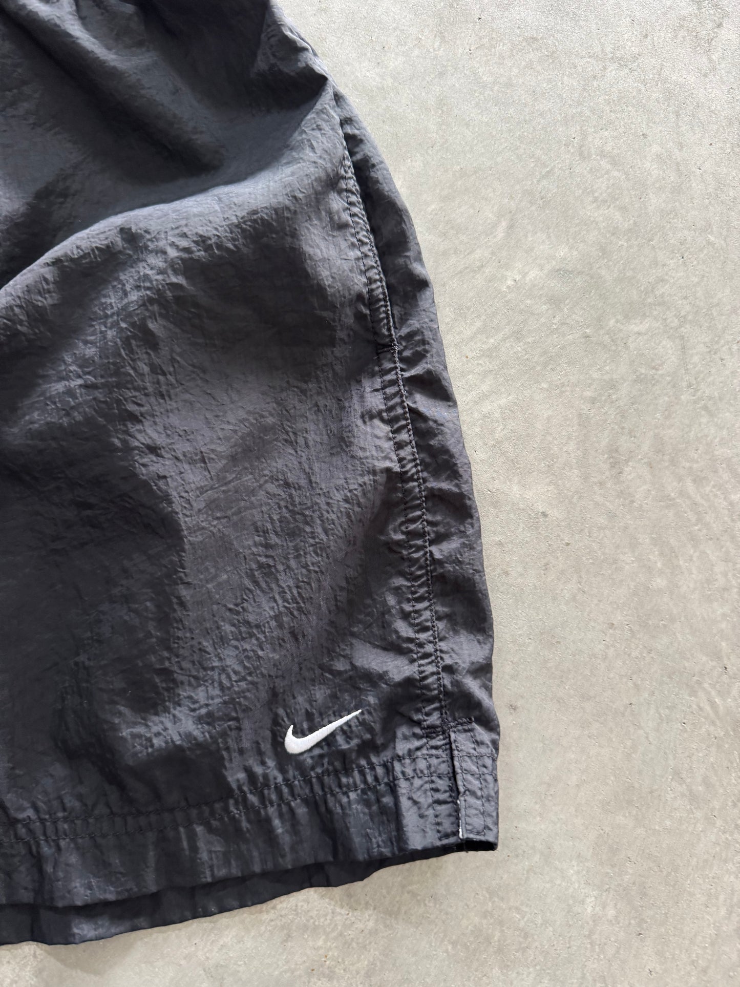 Vintage 00s Nike Track Shorts - L