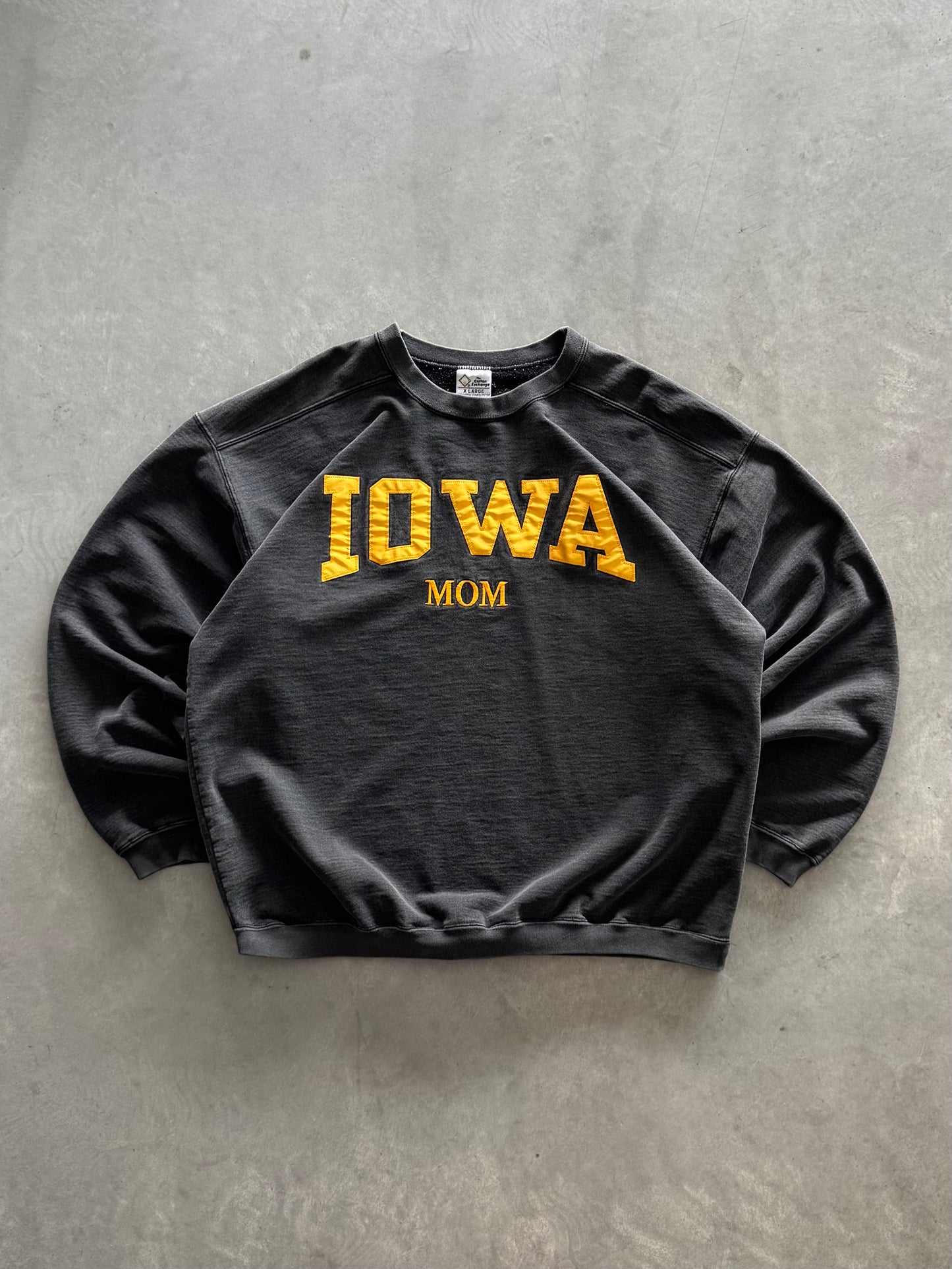Vintage 90s Iowa Mom Sweatshirt - XL